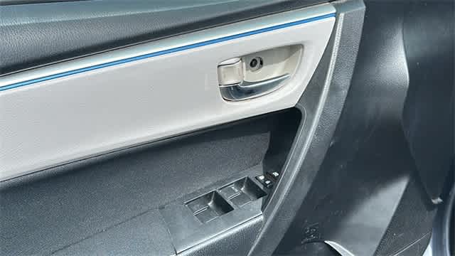 Thumbnail: 2015 Toyota Corolla - 22