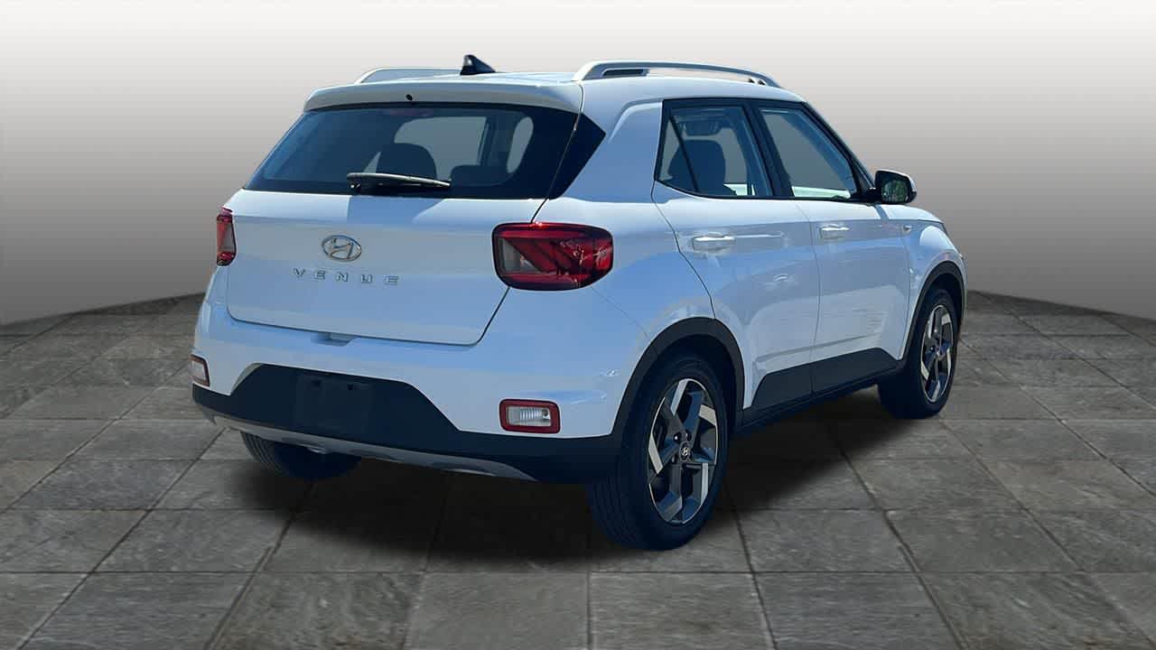 Thumbnail: 2022 Hyundai Venue - 5