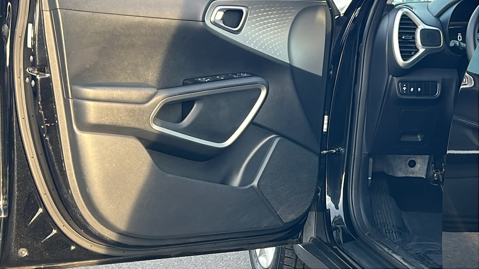 Thumbnail: 2023 Kia Soul - 23