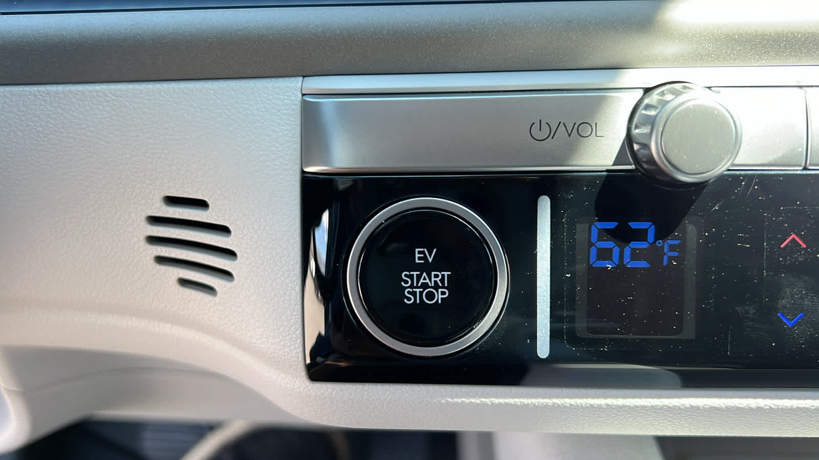 Thumbnail: 2025 Hyundai Ioniq 6 - 17