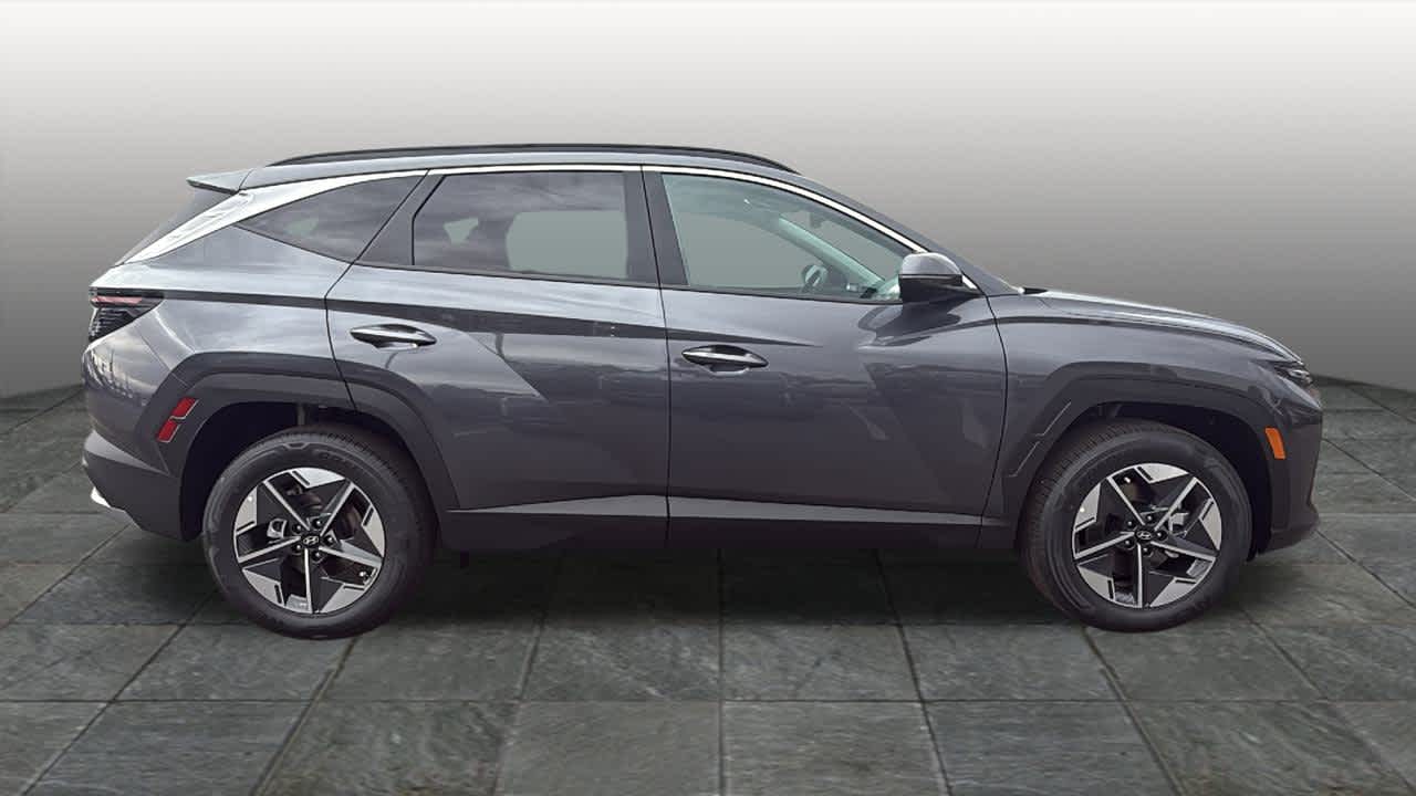 Thumbnail: 2025 Hyundai Tucson - 4