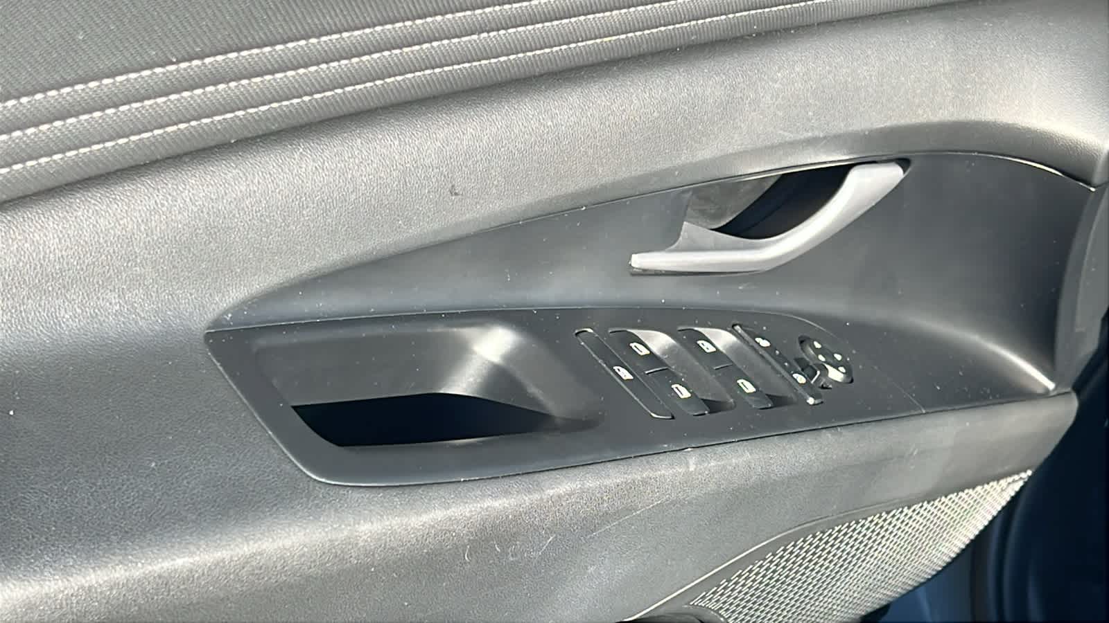 Thumbnail: 2023 Hyundai Elantra - 22