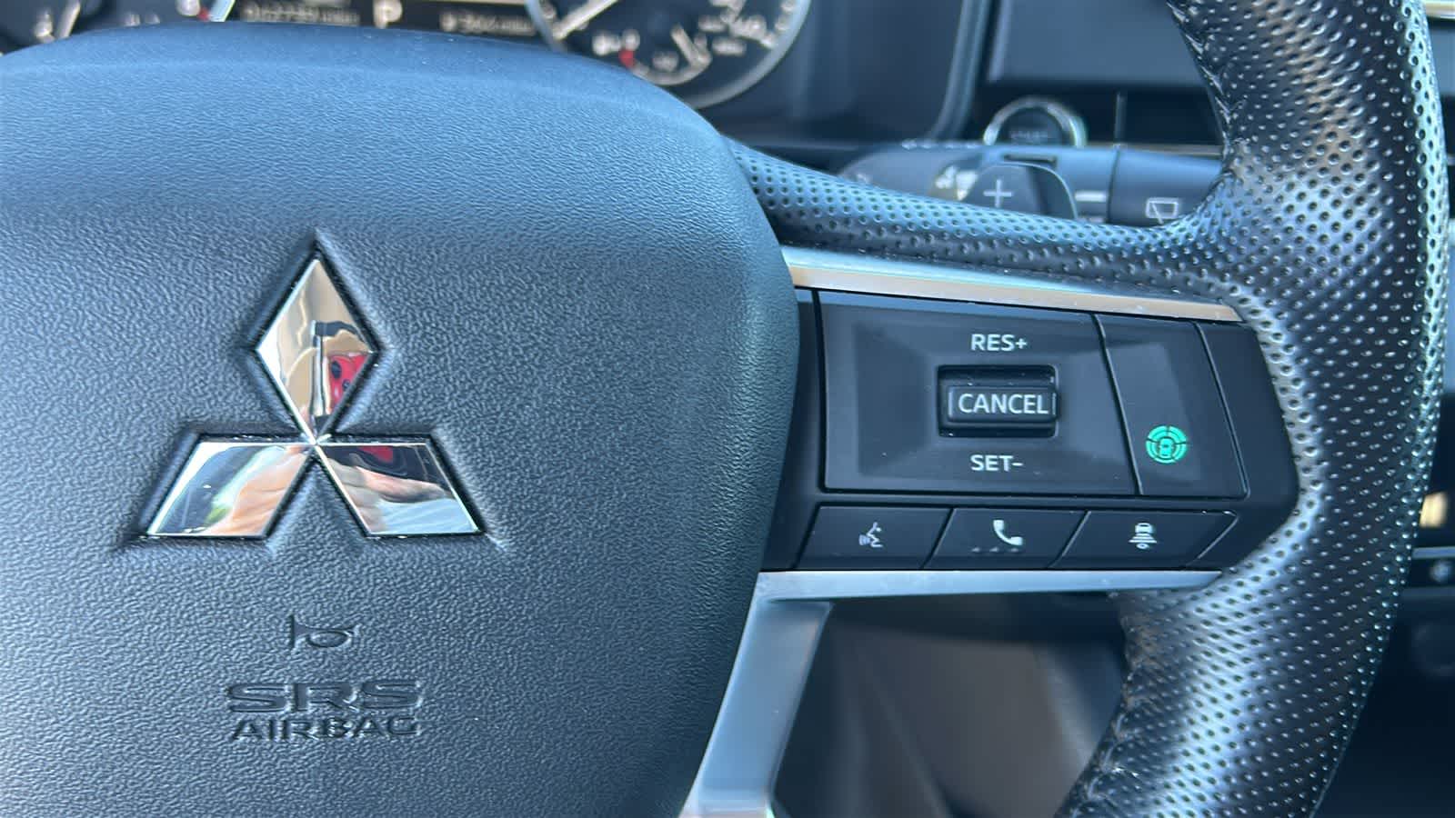Thumbnail: 2024 Mitsubishi Outlander - 19