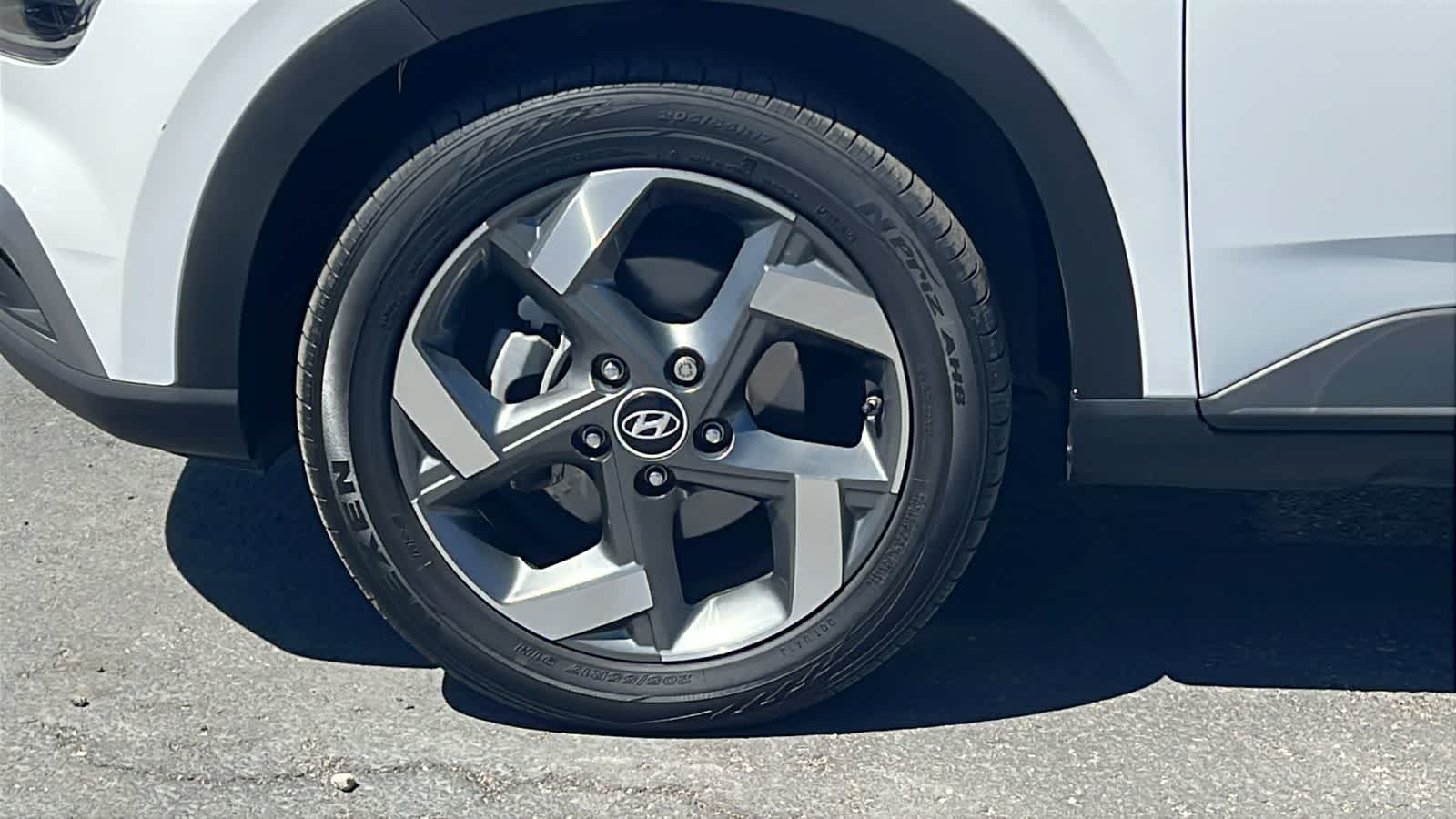 Thumbnail: 2022 Hyundai Venue - 9