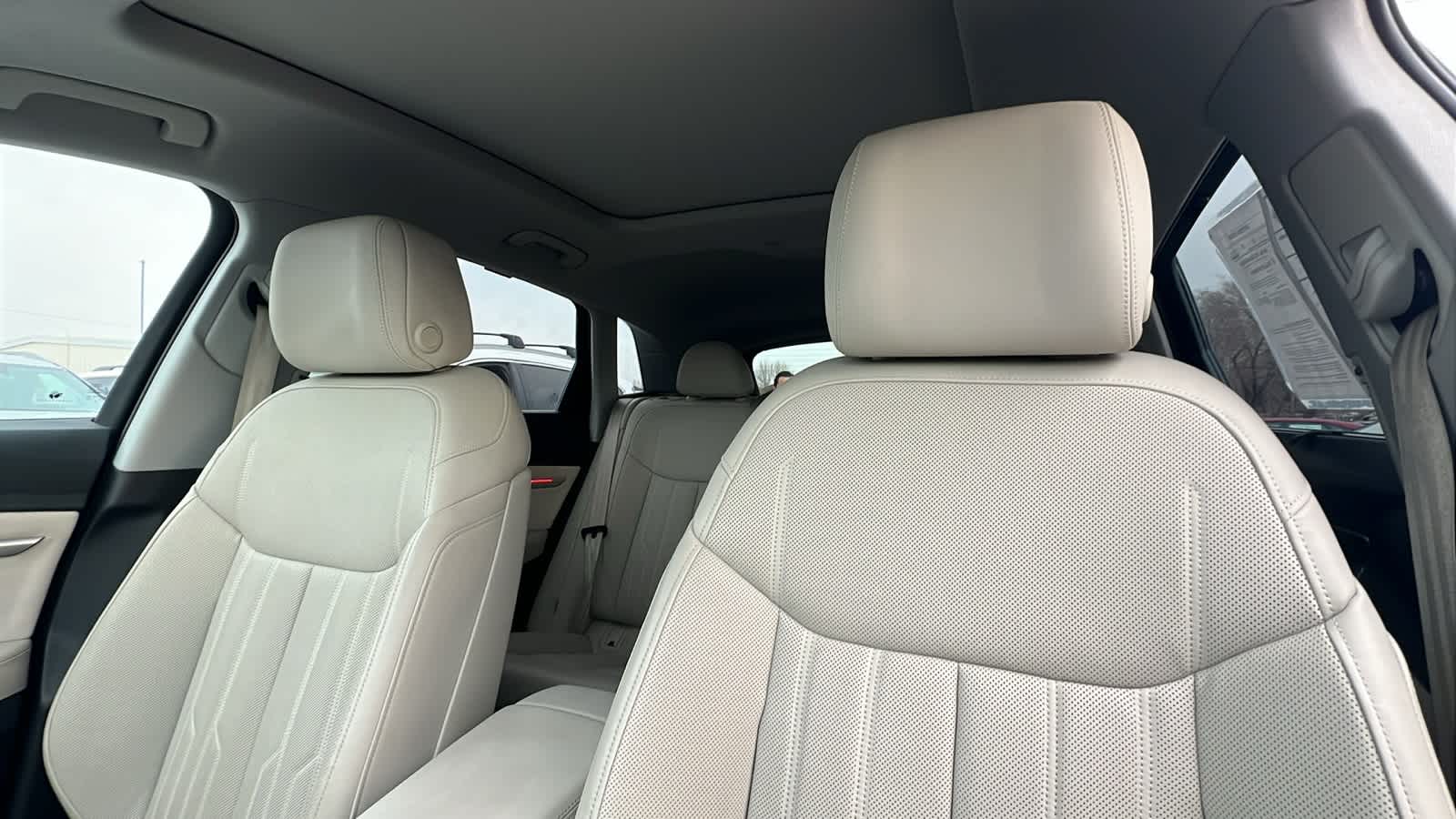 Thumbnail: 2019 Audi e-tron - 11