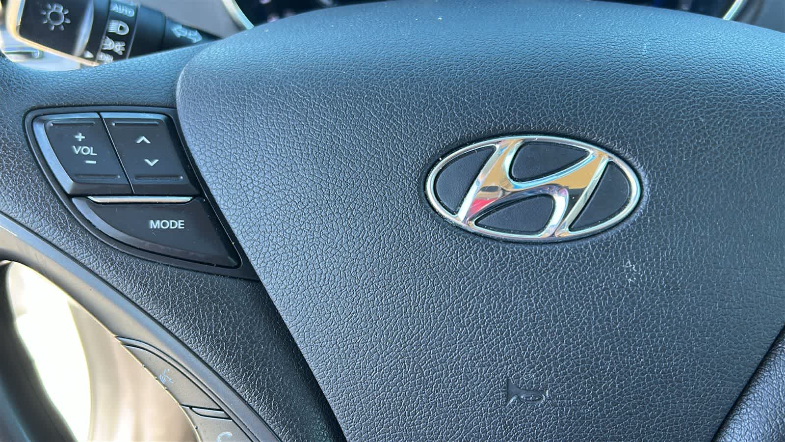 Thumbnail: 2012 Hyundai Sonata - 17