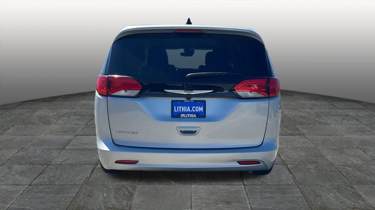 Thumbnail: 2023 Chrysler Voyager - 6