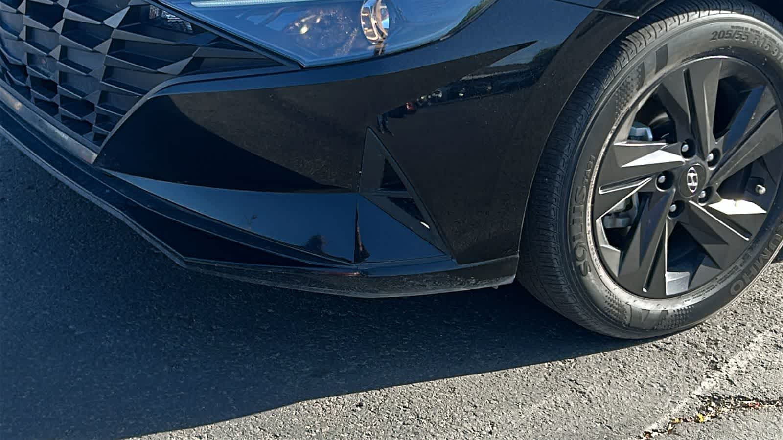 Thumbnail: 2022 Hyundai Elantra - 3