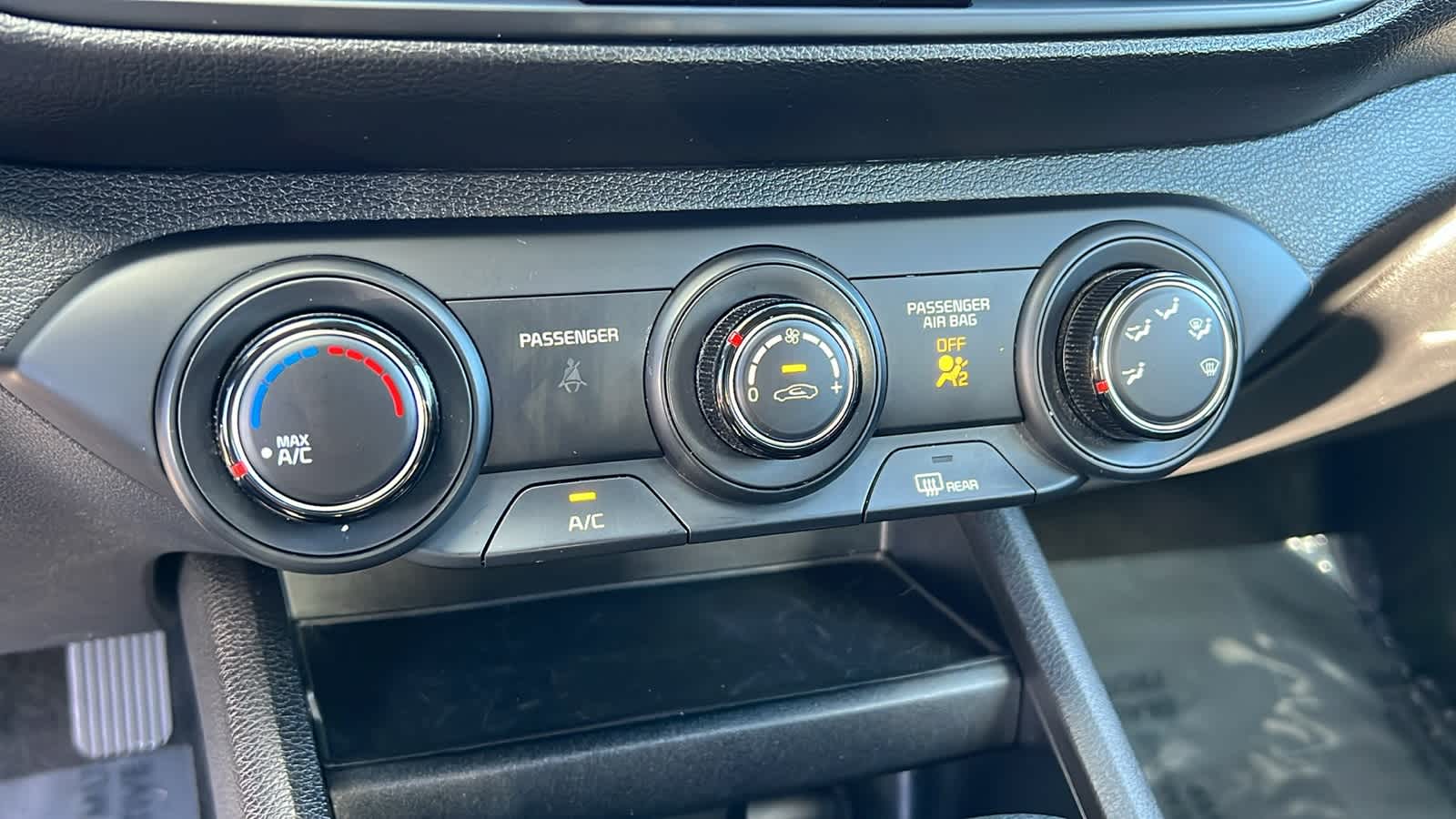 Thumbnail: 2023 Kia Forte - 14