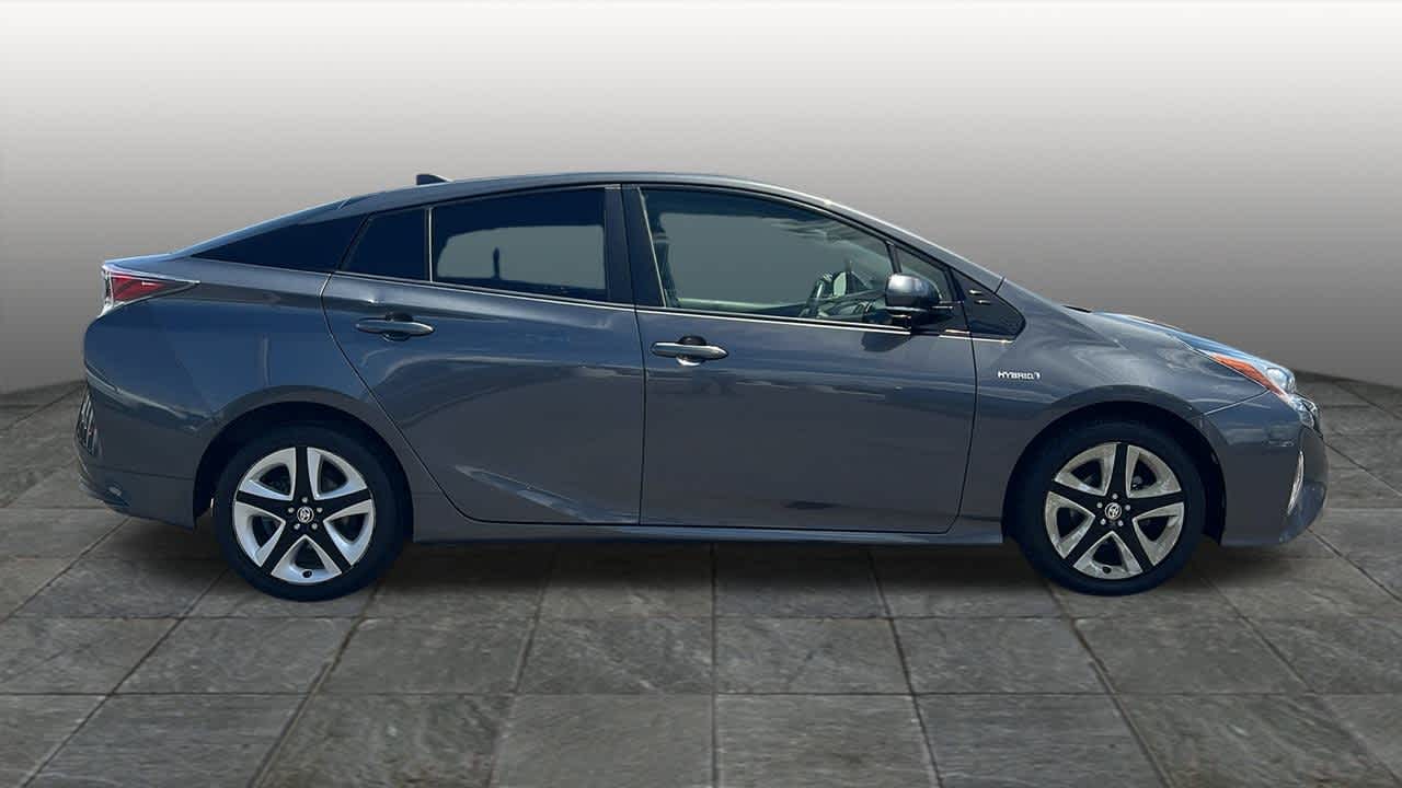 Thumbnail: 2017 Toyota Prius - 4