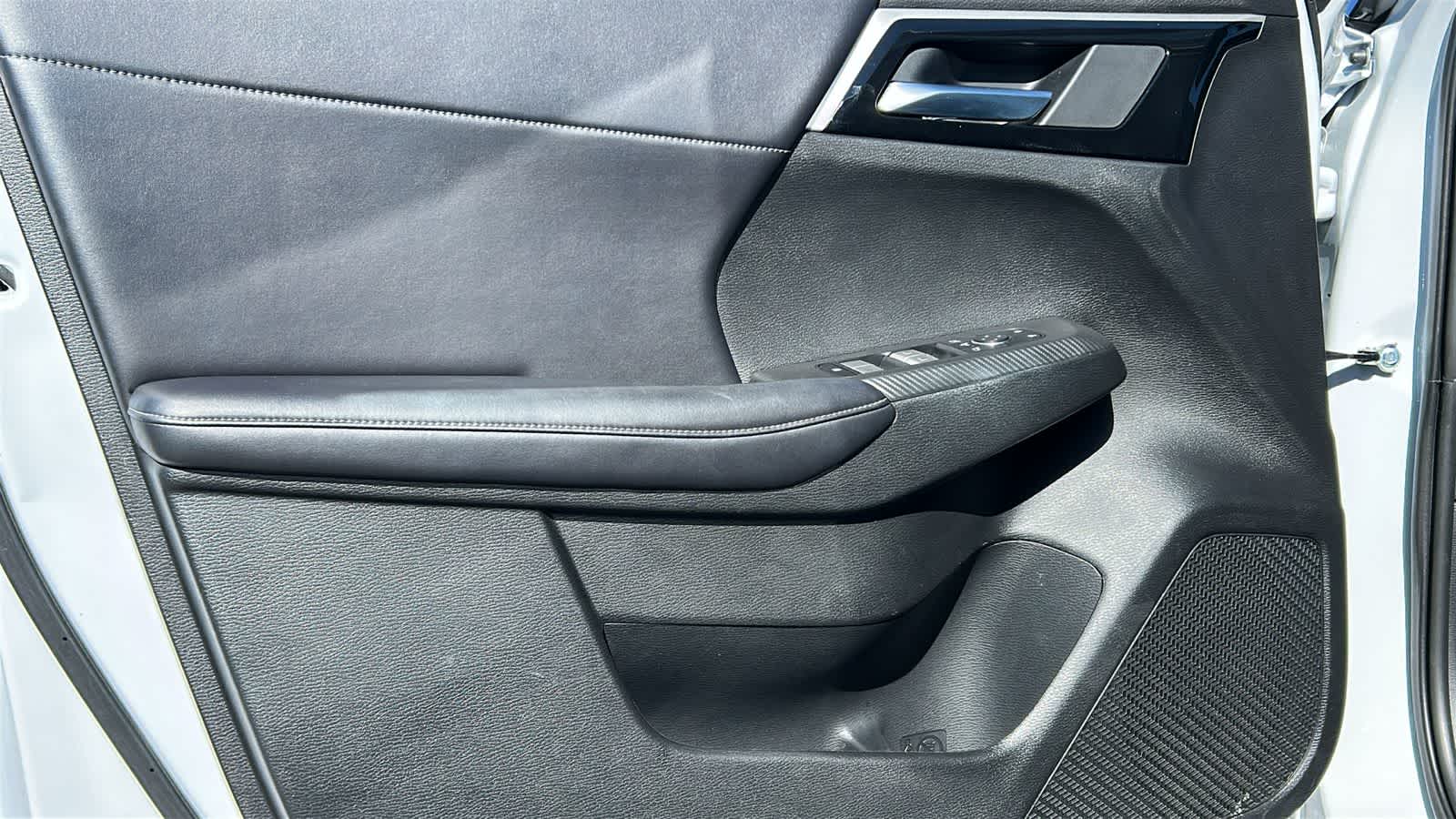 Thumbnail: 2024 Mitsubishi Outlander - 22