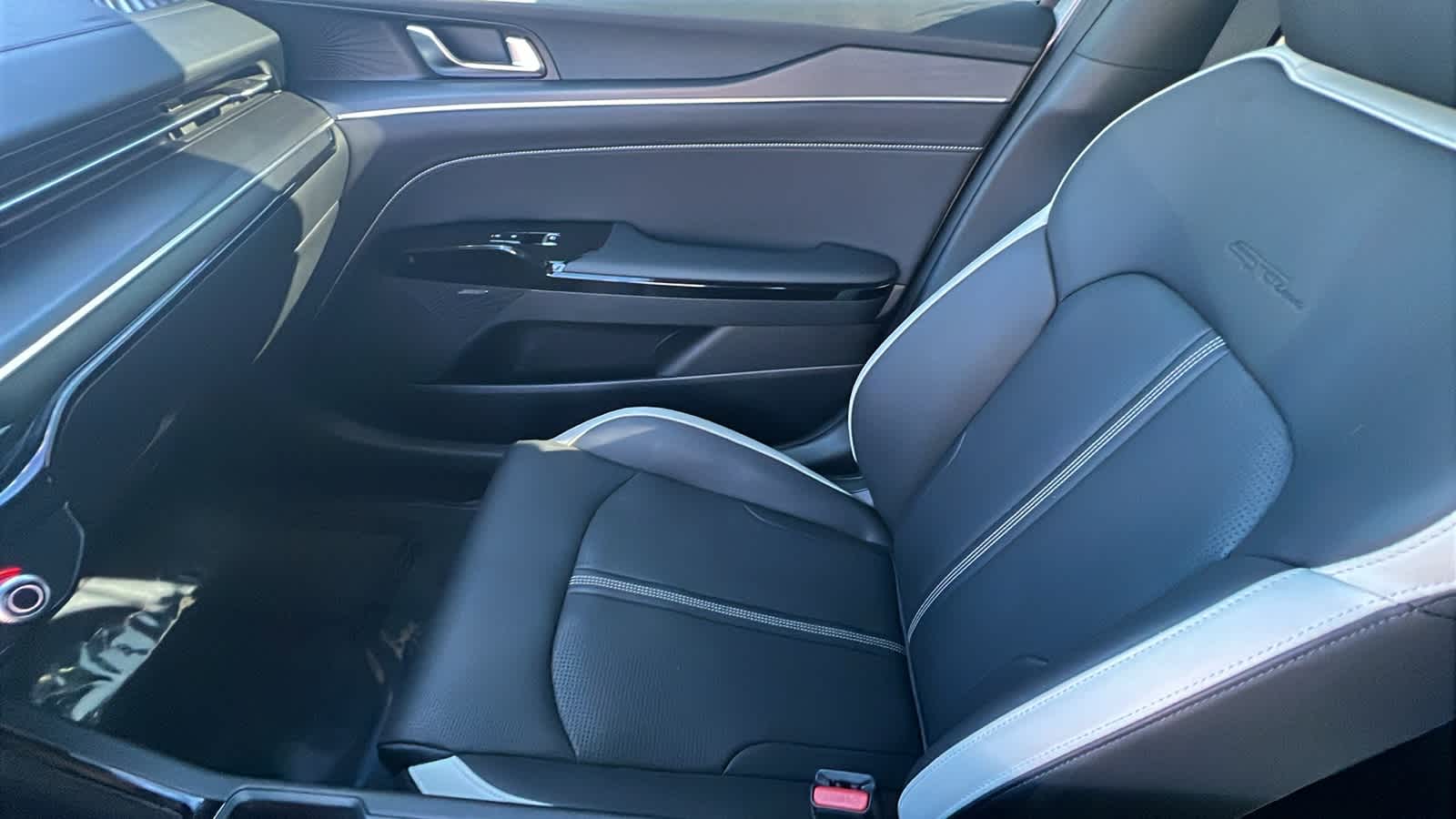 Thumbnail: 2025 Kia K5 - 12