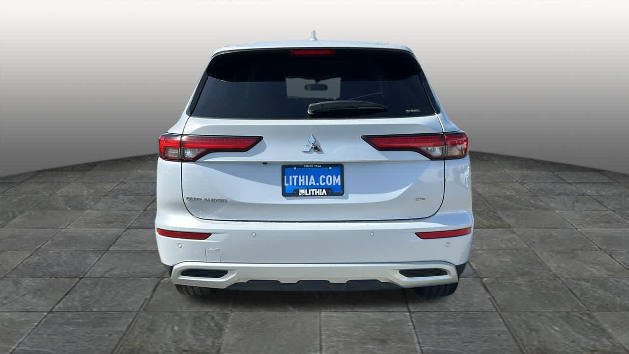 Thumbnail: 2024 Mitsubishi Outlander - 6