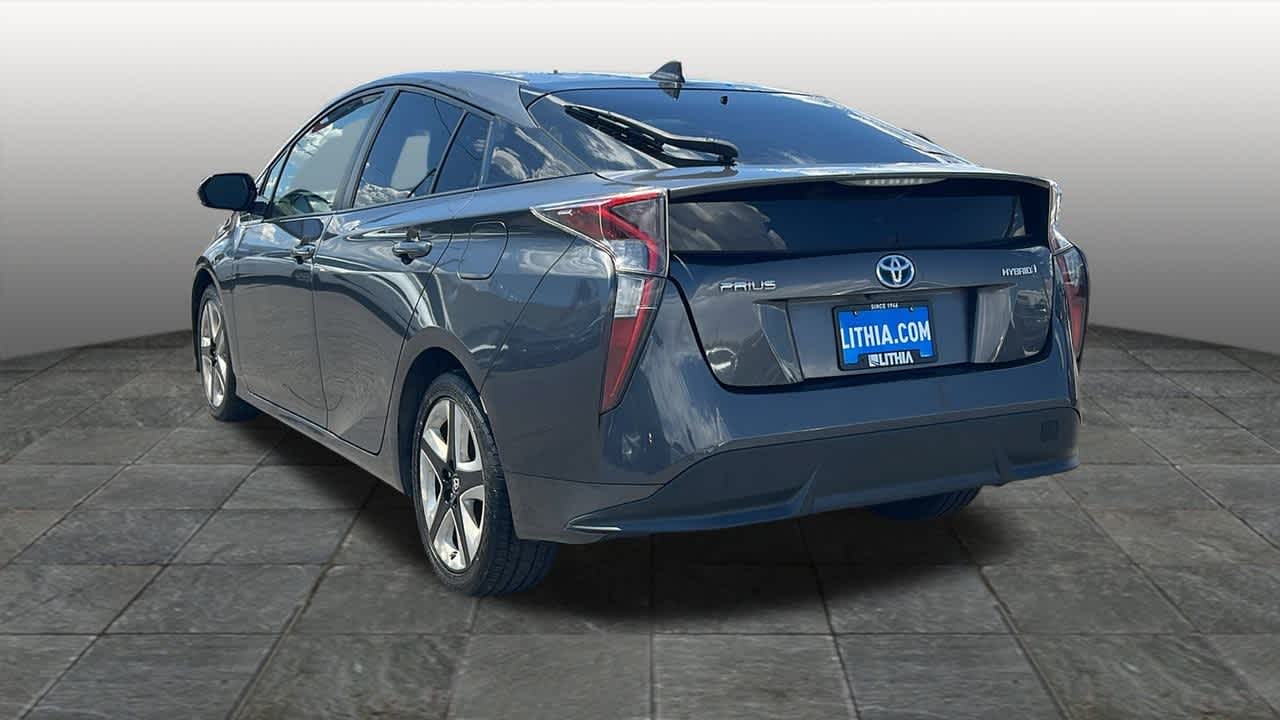 Thumbnail: 2017 Toyota Prius - 7