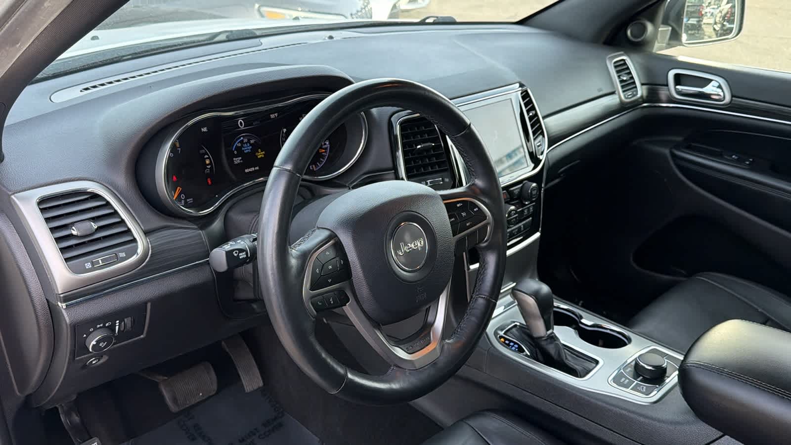 Thumbnail: 2019 Jeep Grand Cherokee - 10