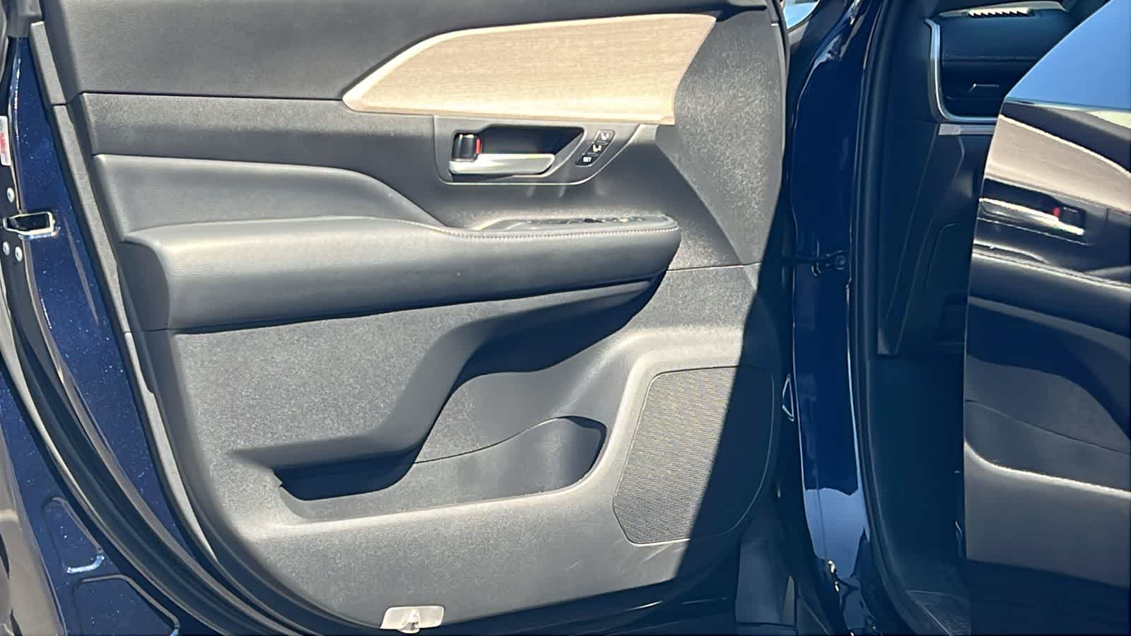 Thumbnail: 2024 Toyota Grand Highlander - 23