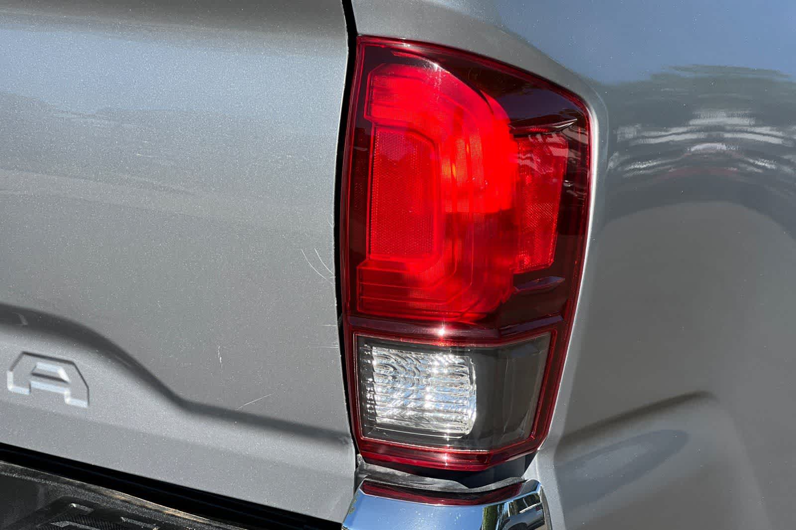 Thumbnail: 2020 Toyota Tacoma - 32