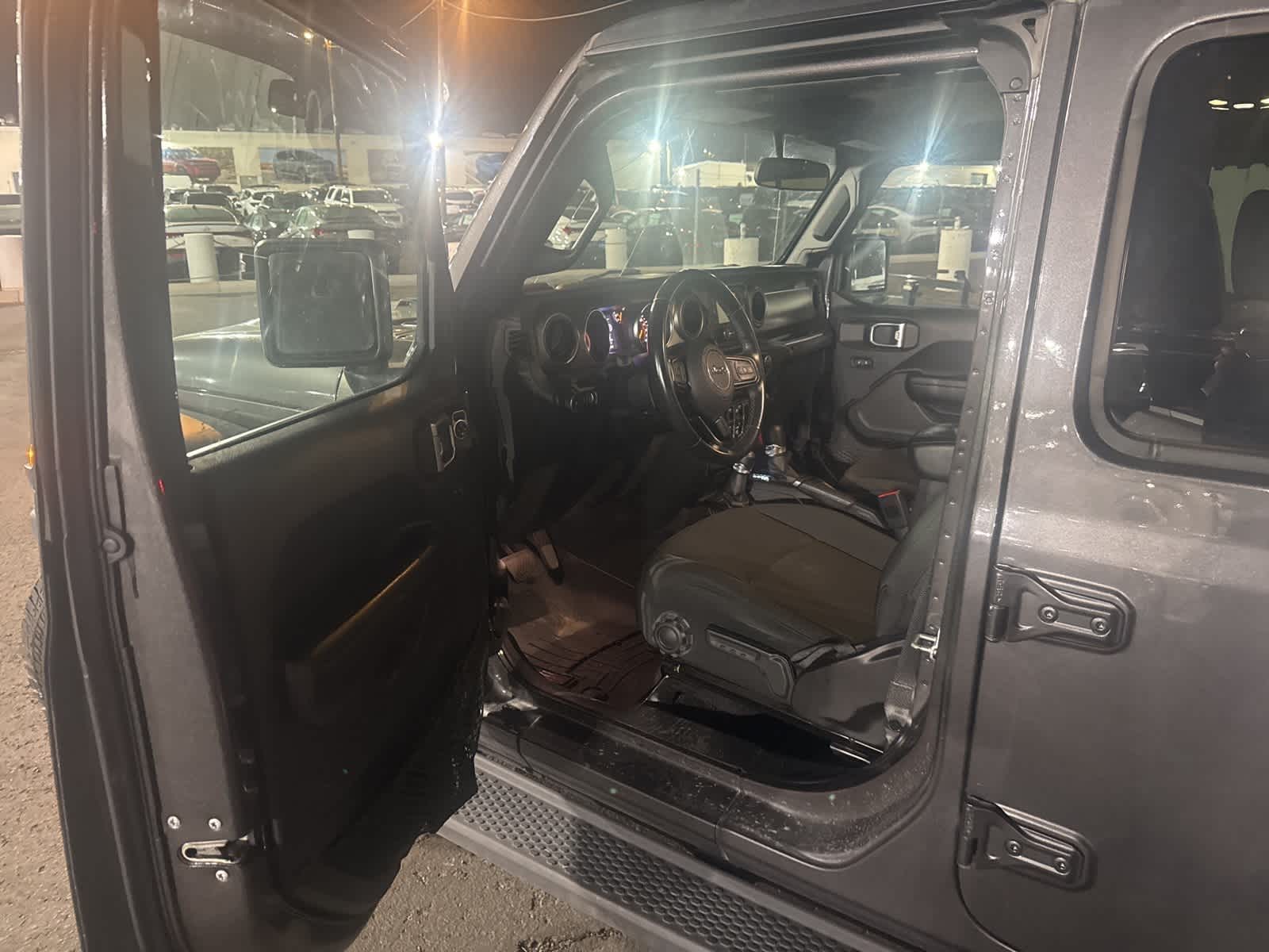 Thumbnail: 2019 Jeep Wrangler - 10