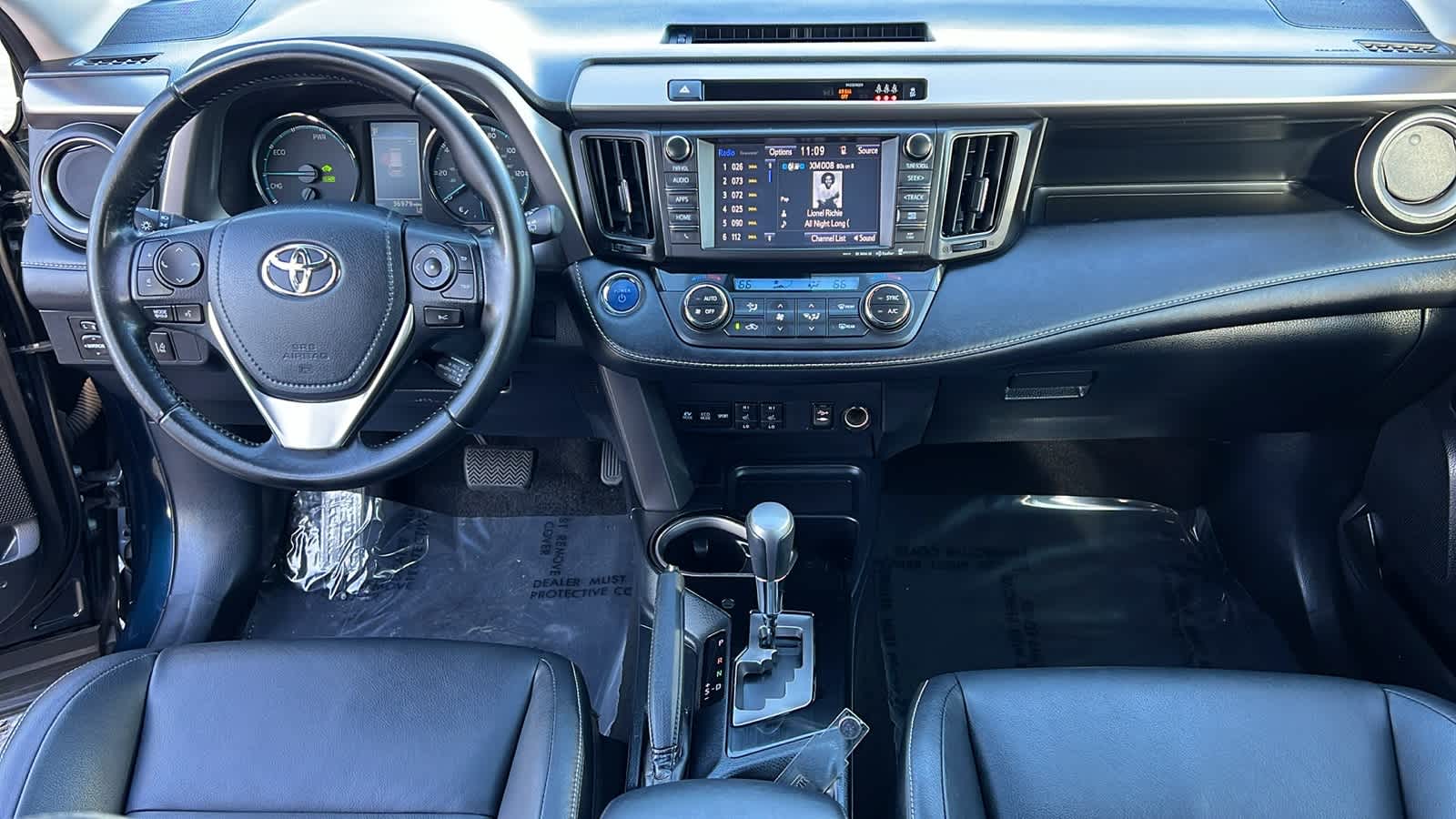 Thumbnail: 2018 Toyota RAV4 - 26