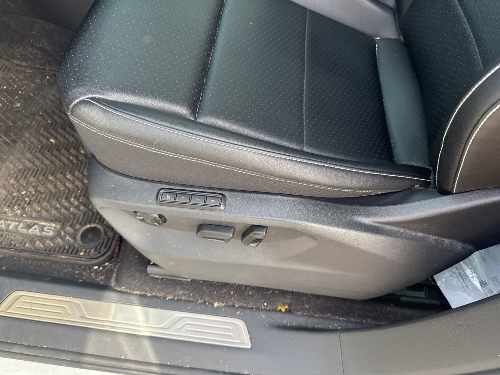 Thumbnail: 2023 Volkswagen Atlas - 13