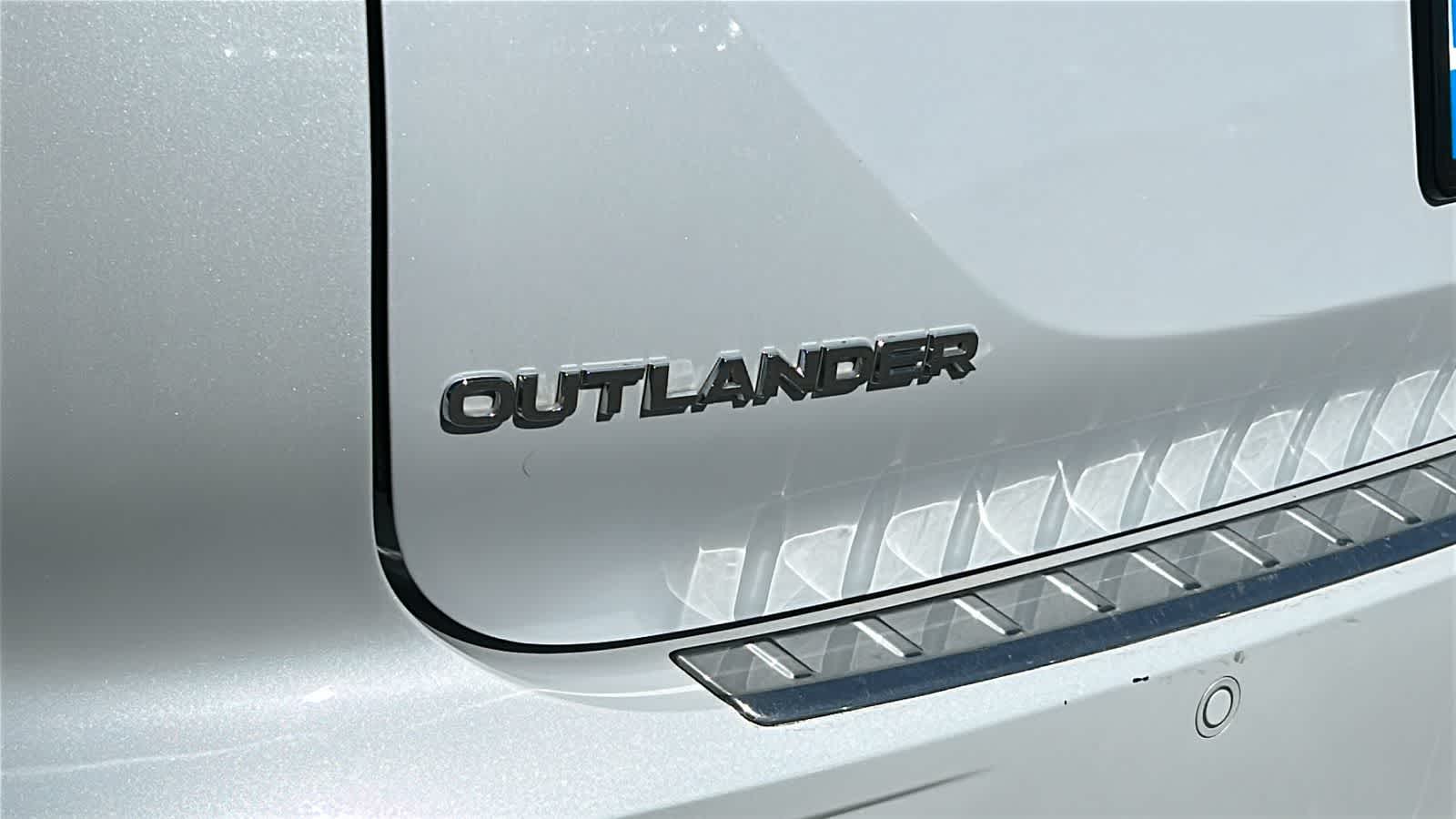 Thumbnail: 2024 Mitsubishi Outlander - 27