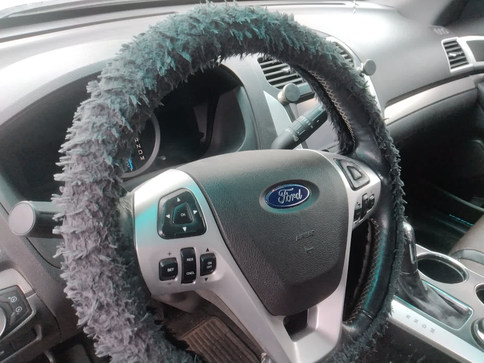 Thumbnail: 2013 Ford Explorer - 12