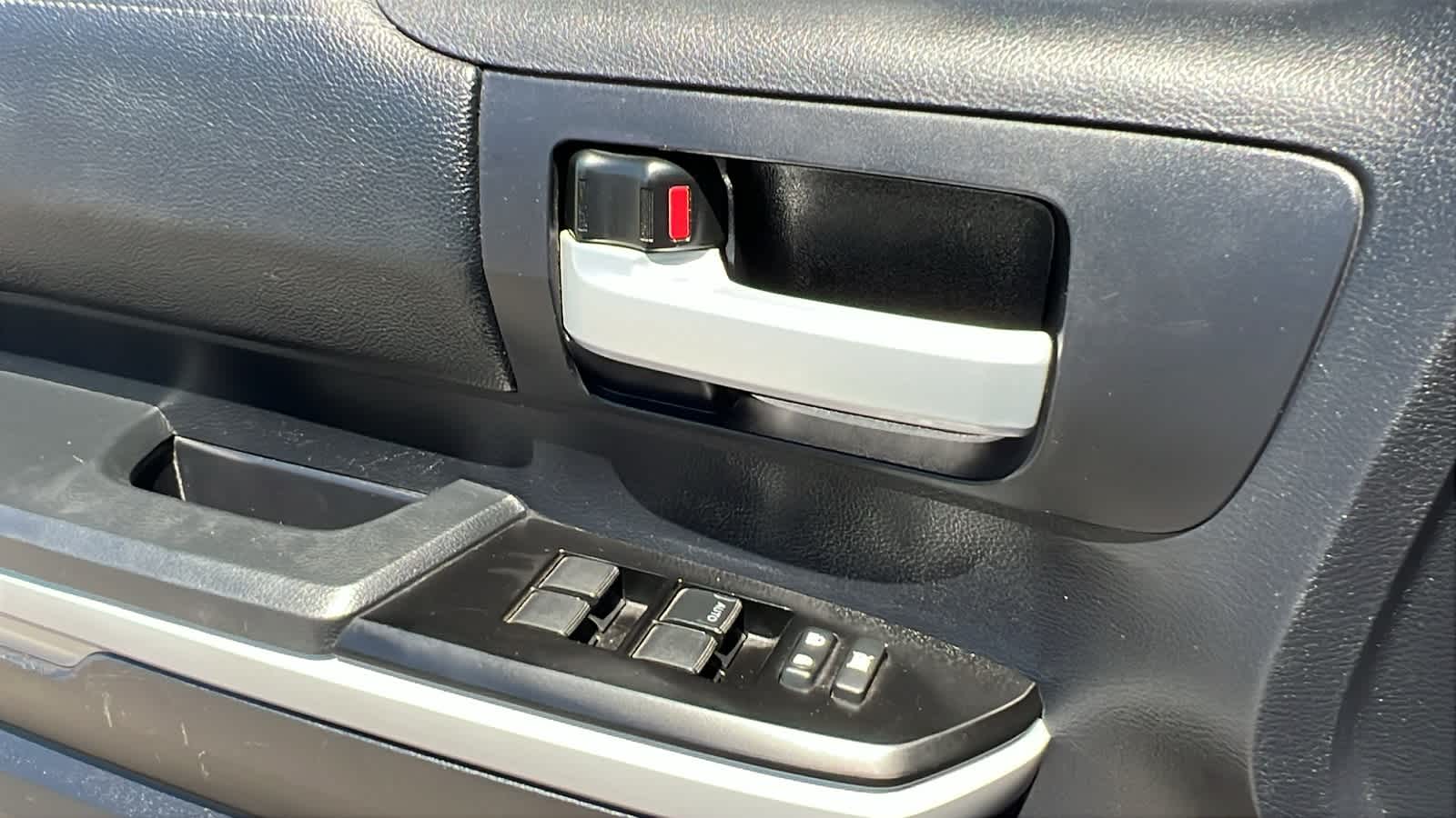 Thumbnail: 2019 Toyota Tundra - 22