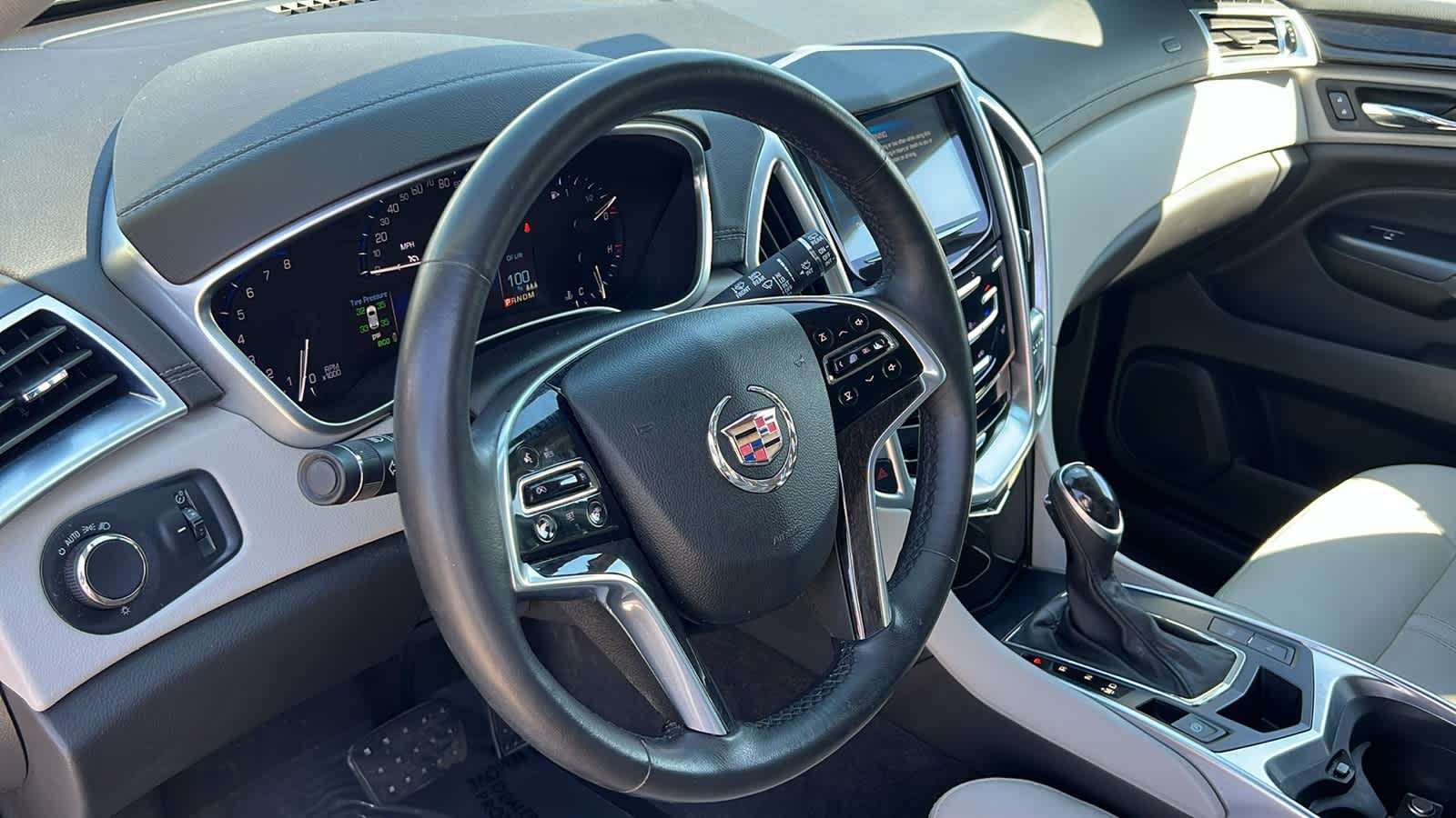 Thumbnail: 2015 Cadillac SRX - 10
