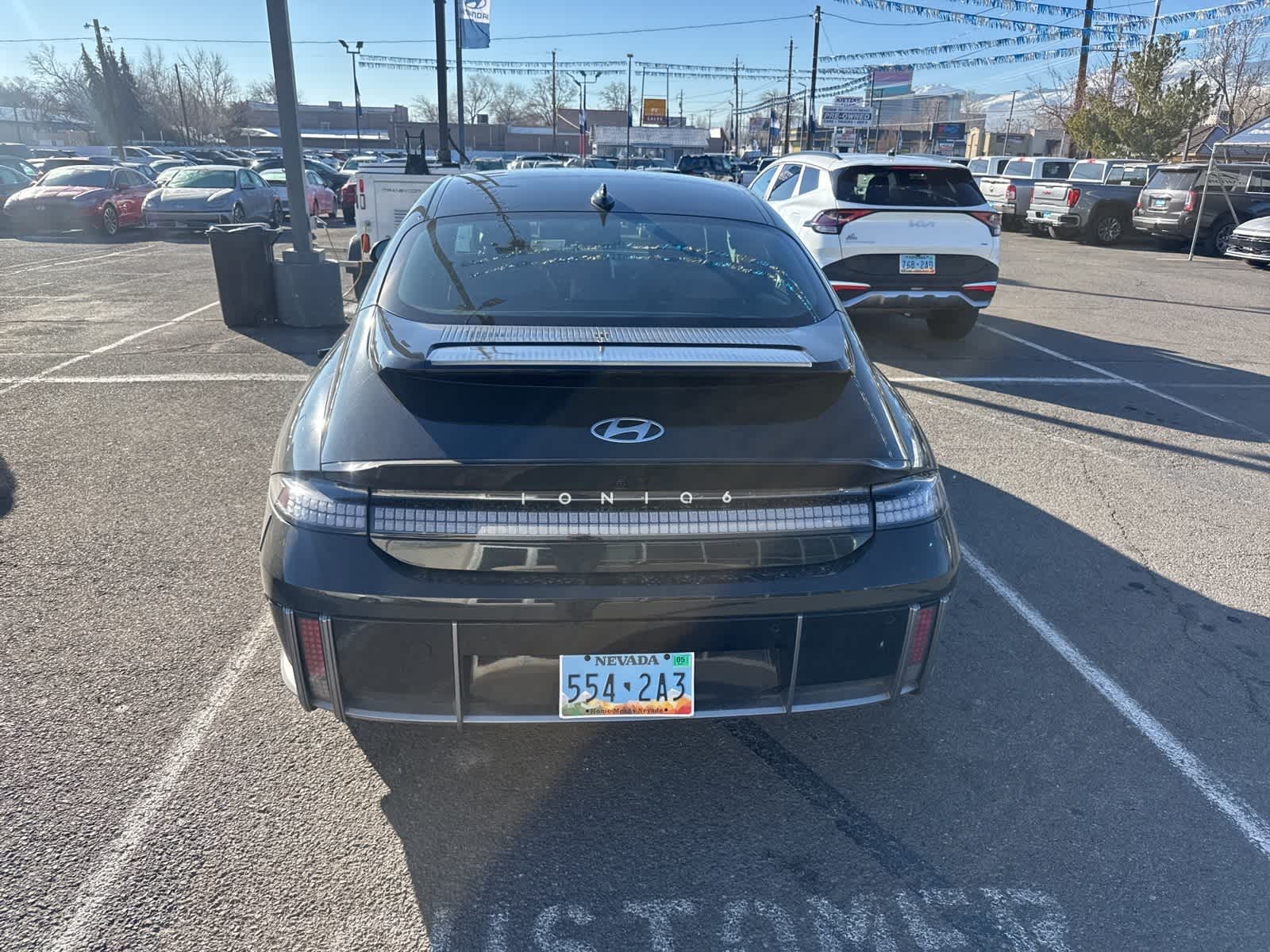 Thumbnail: 2023 Hyundai Ioniq 6 - 4