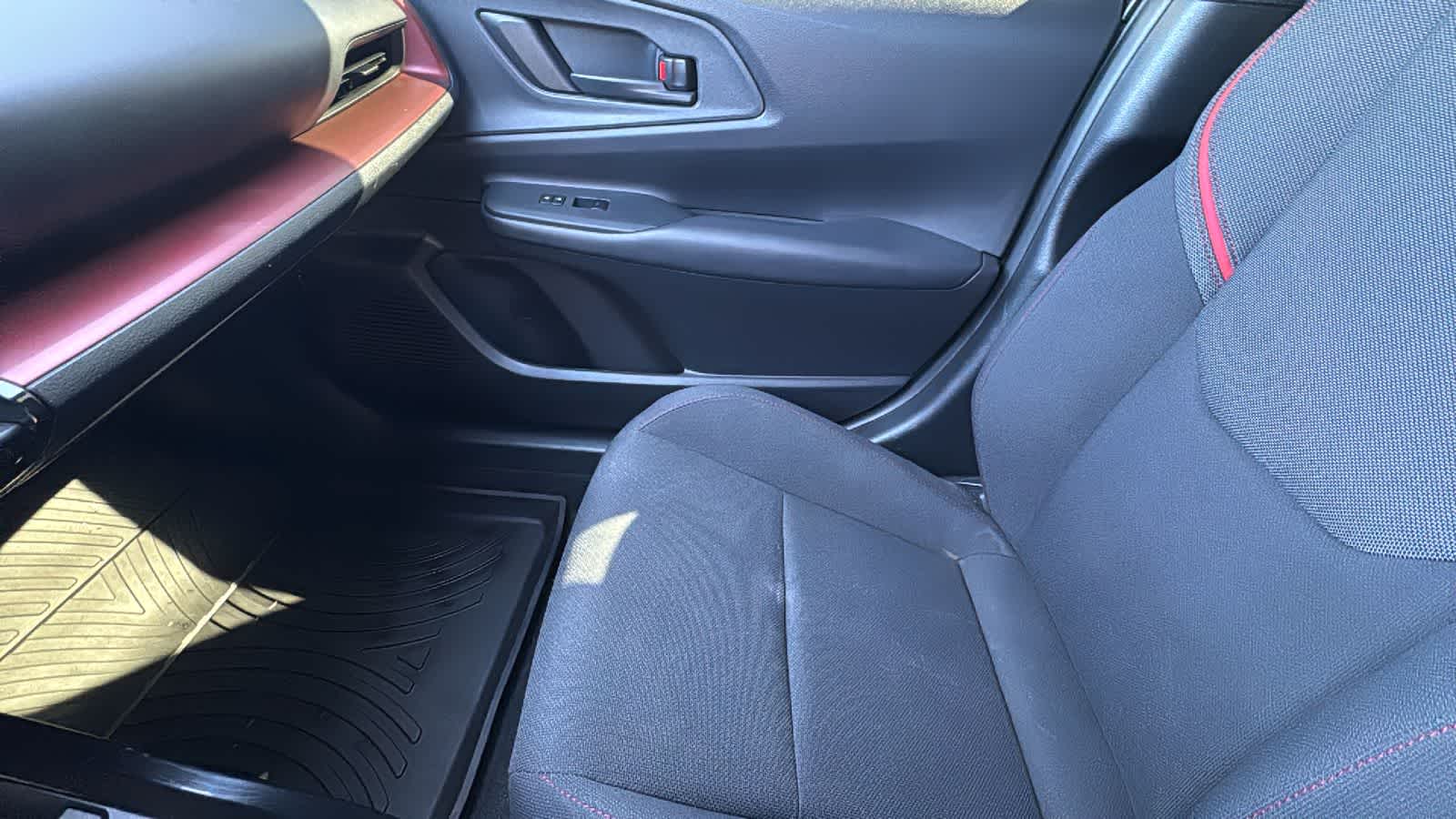 Thumbnail: 2024 Toyota Prius Prime - 12