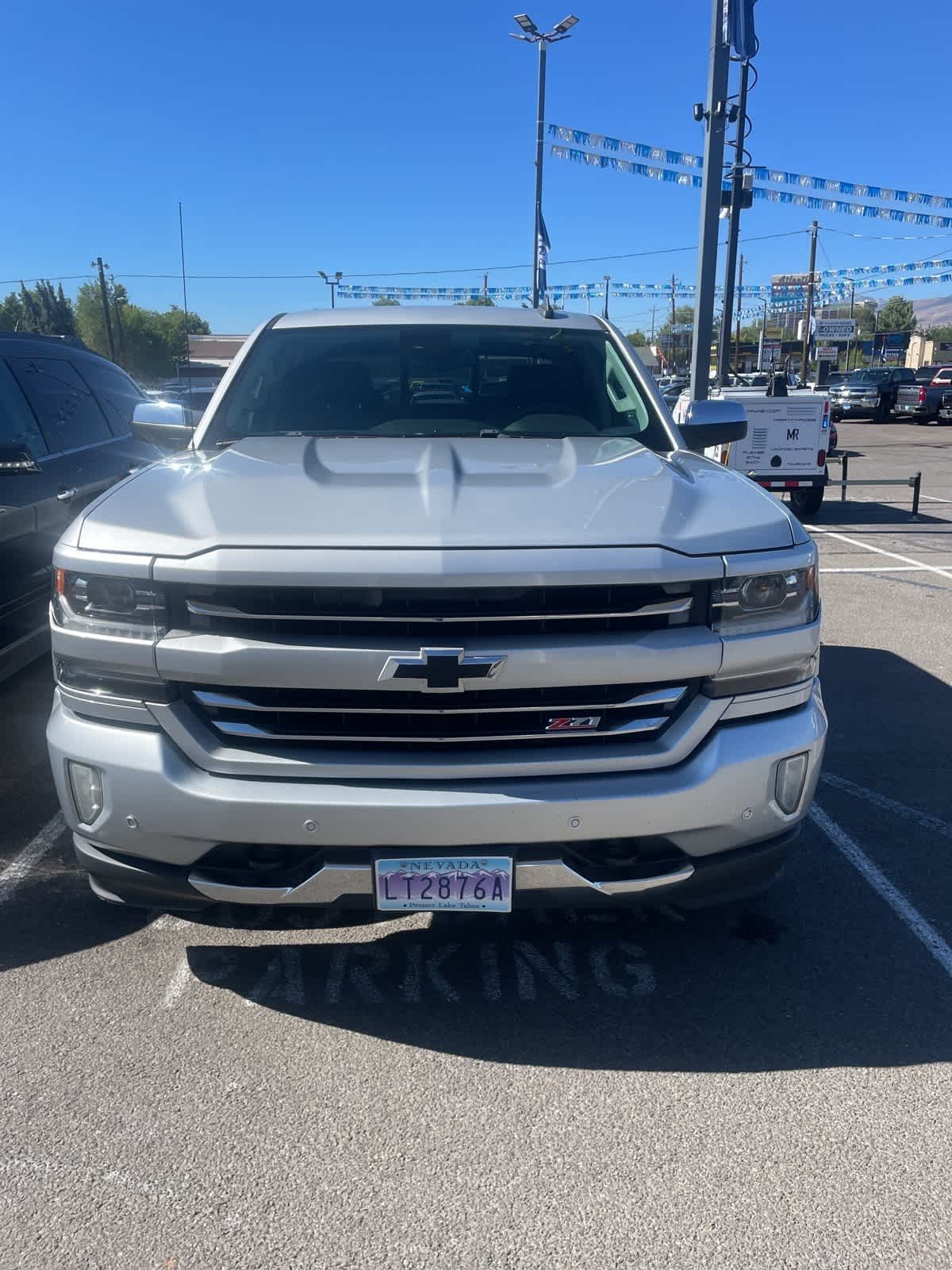 Thumbnail: 2017 Chevrolet Silverado 1500 - 1