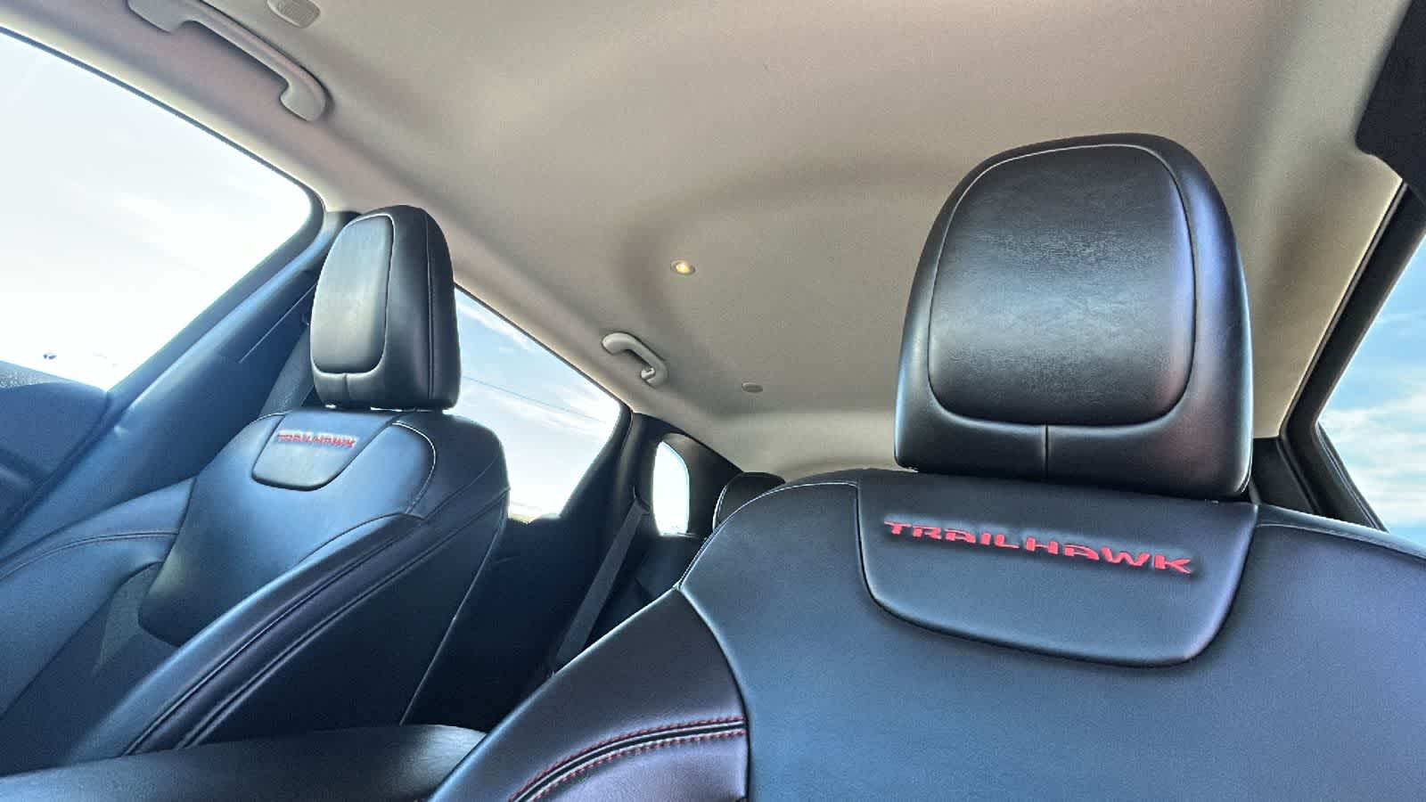 Thumbnail: 2020 Jeep Cherokee - 10