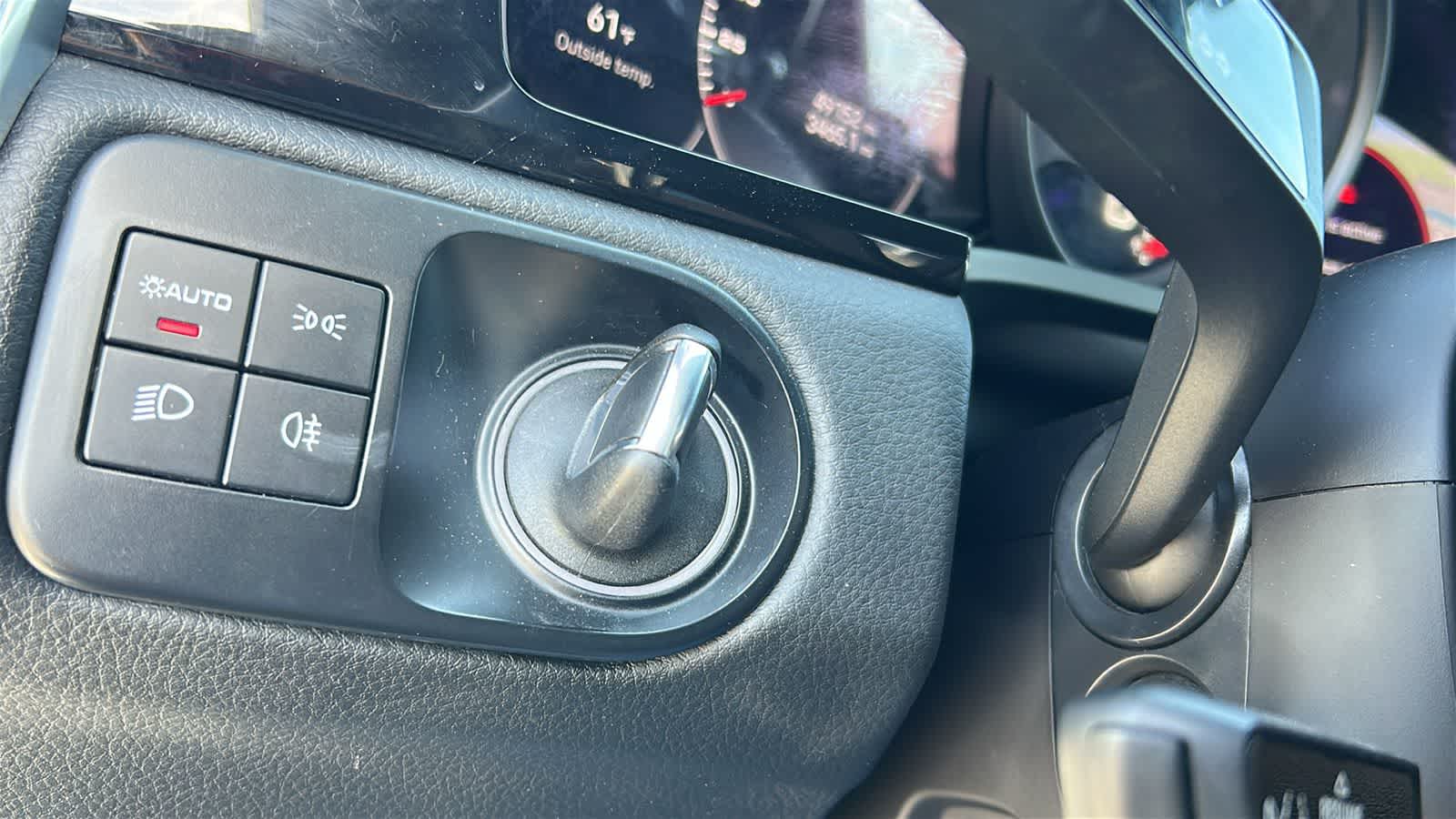 Thumbnail: 2023 Porsche Cayenne - 17