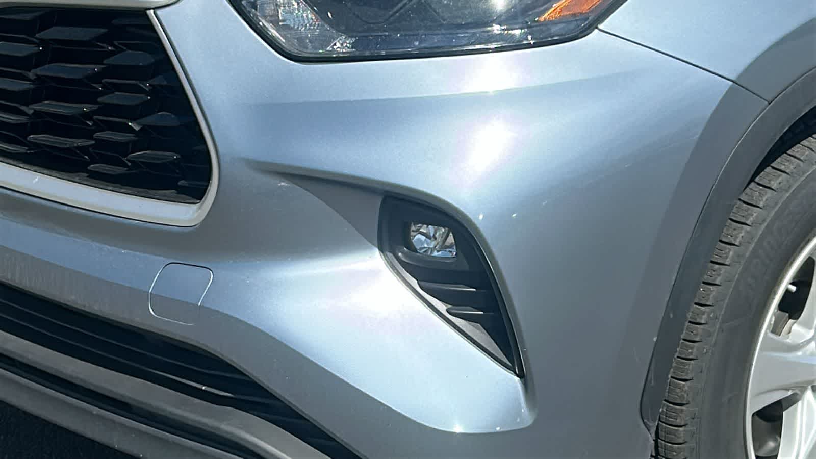 Thumbnail: 2022 Toyota Highlander - 3