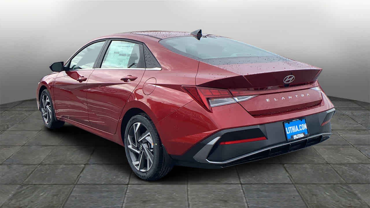 Thumbnail: 2024 Hyundai Elantra - 4
