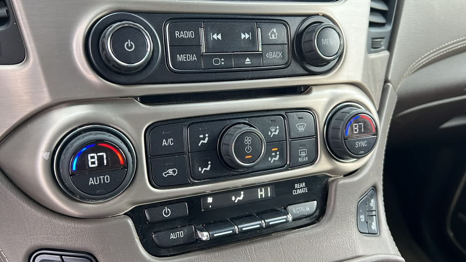 Thumbnail: 2015 GMC Yukon - 13