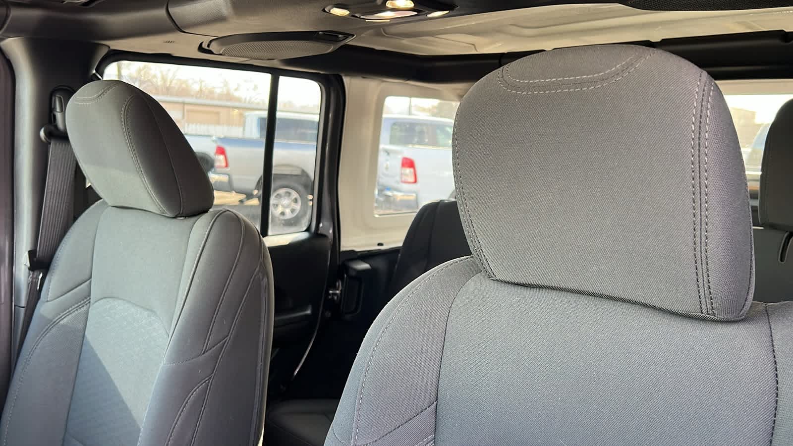 Thumbnail: 2019 Jeep Wrangler - 11