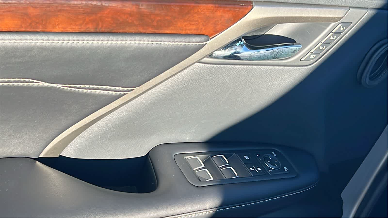 Thumbnail: 2018 Lexus RX - 22