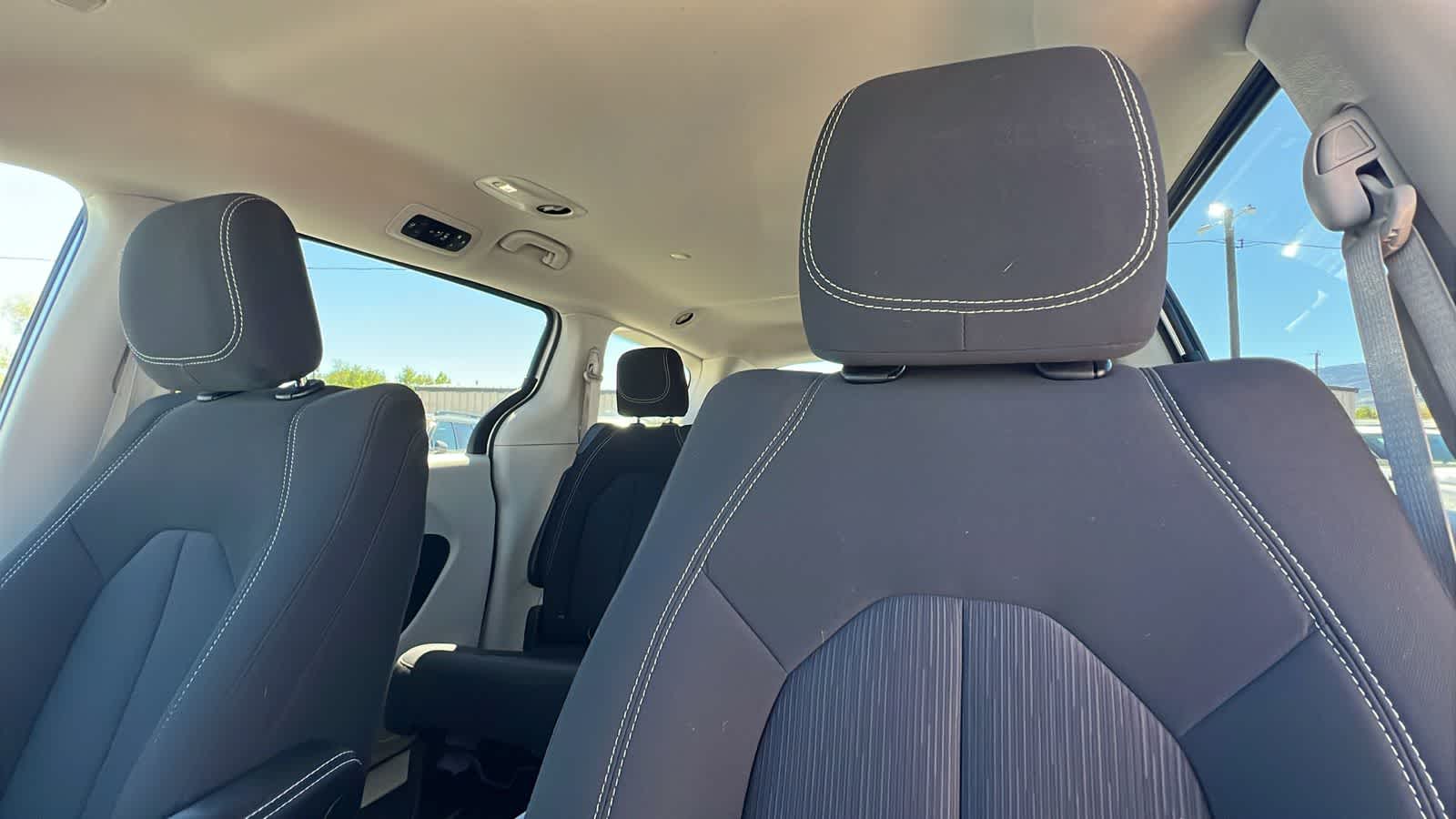 Thumbnail: 2023 Chrysler Voyager - 11