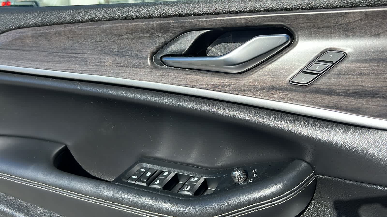 Thumbnail: 2024 Jeep Grand Cherokee L - 22