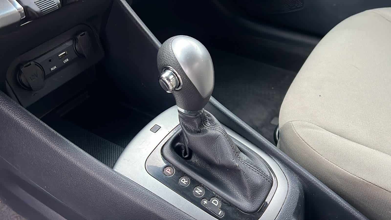 Thumbnail: 2016 Kia Rio - 13