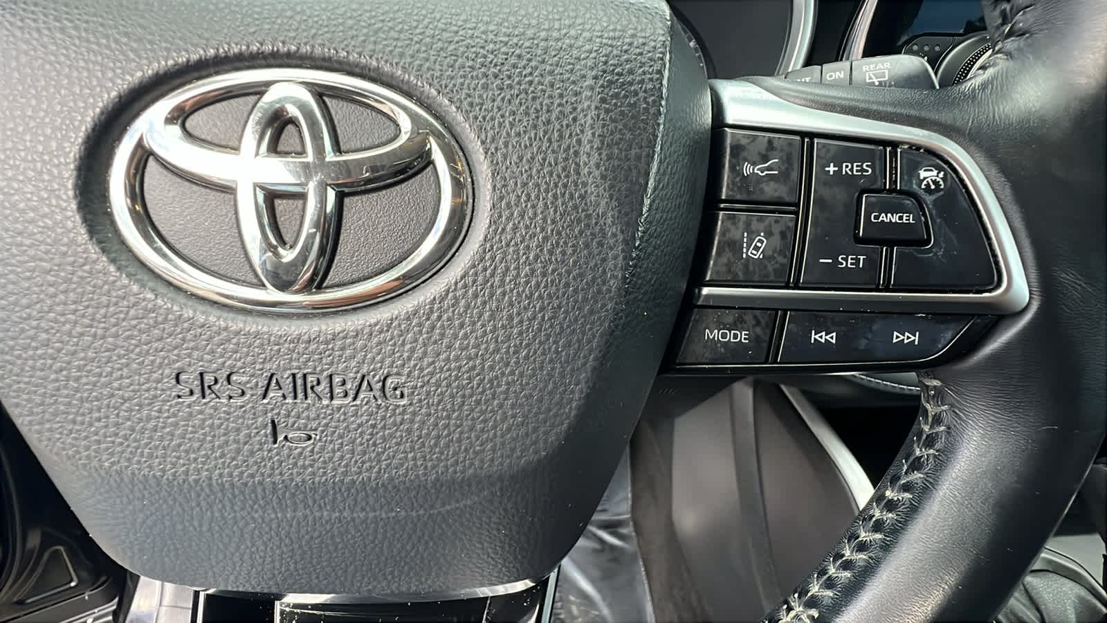 Thumbnail: 2021 Toyota Highlander - 20