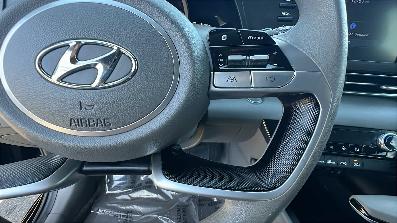 Thumbnail: 2023 Hyundai Elantra - 20