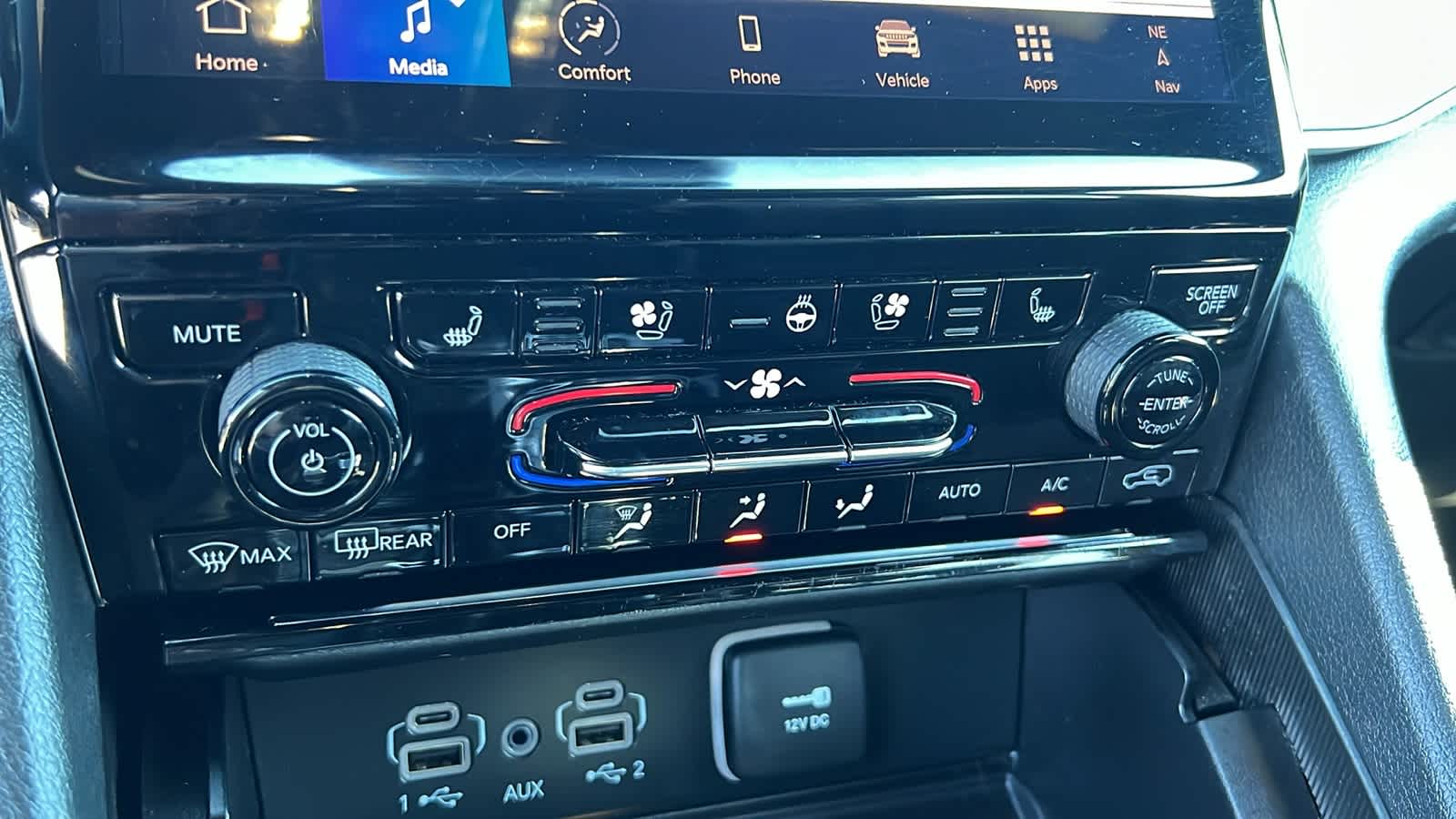 Thumbnail: 2024 Jeep Grand Cherokee L - 14