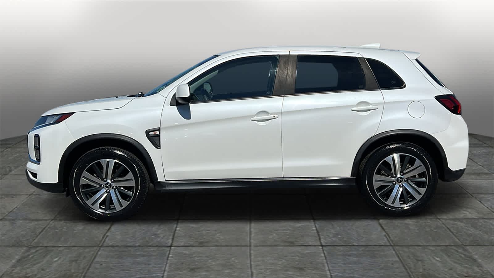 2021 Mitsubishi Outlander Sport ES 8