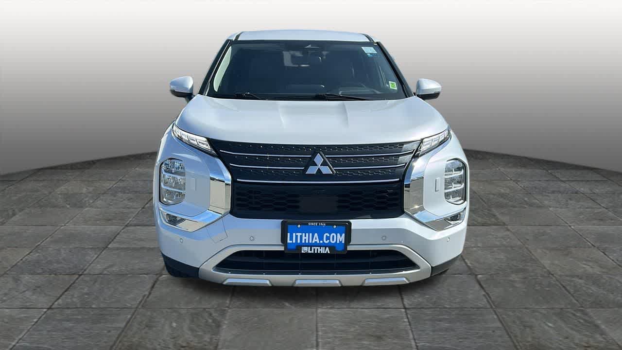 Thumbnail: 2024 Mitsubishi Outlander - 2