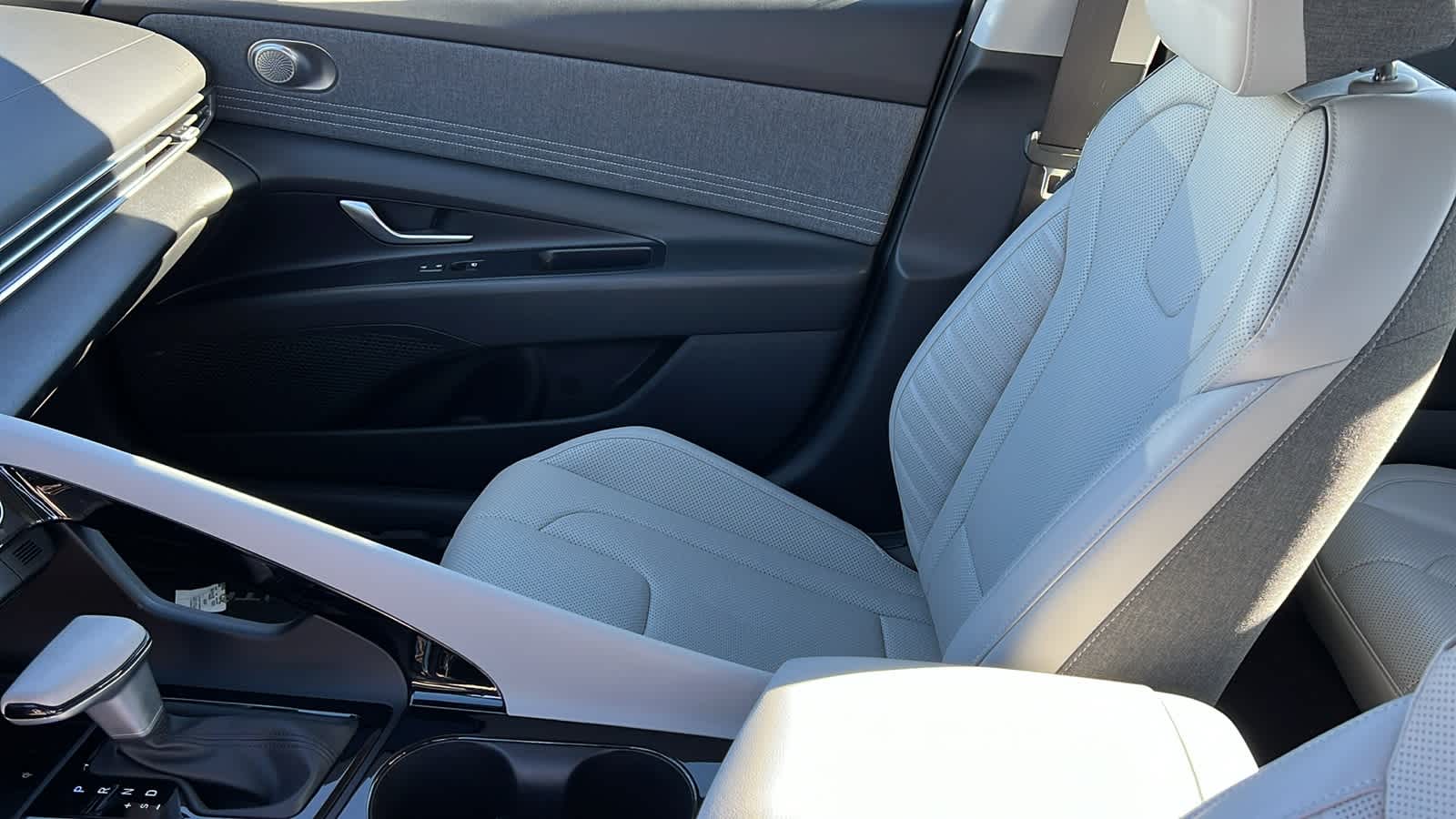 Thumbnail: 2025 Hyundai Elantra - 12