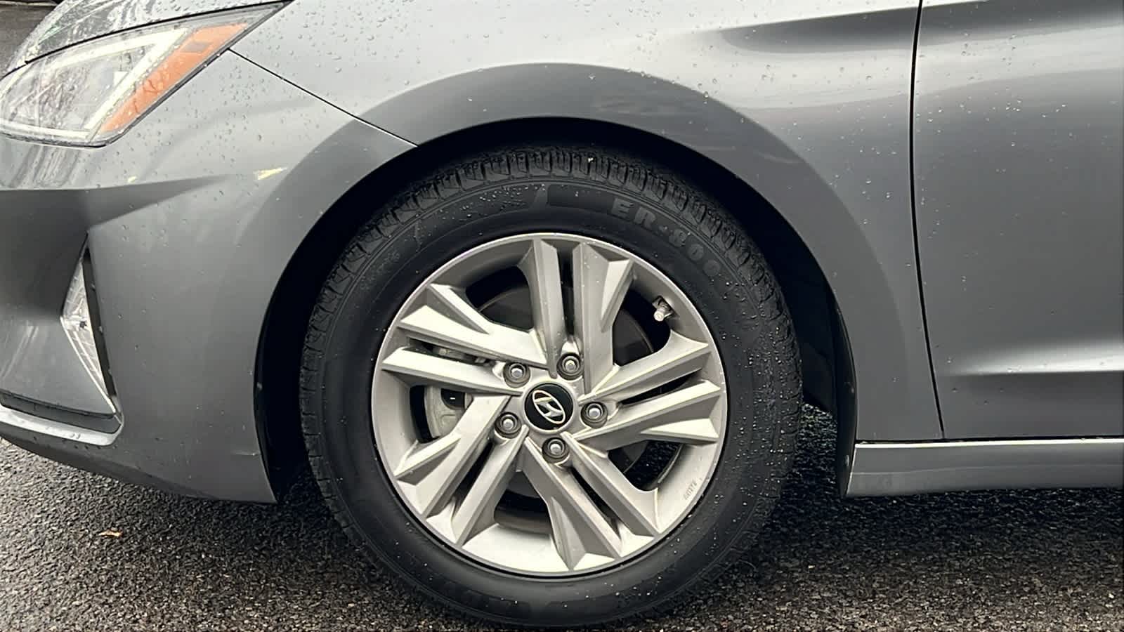 Thumbnail: 2019 Hyundai Elantra - 9