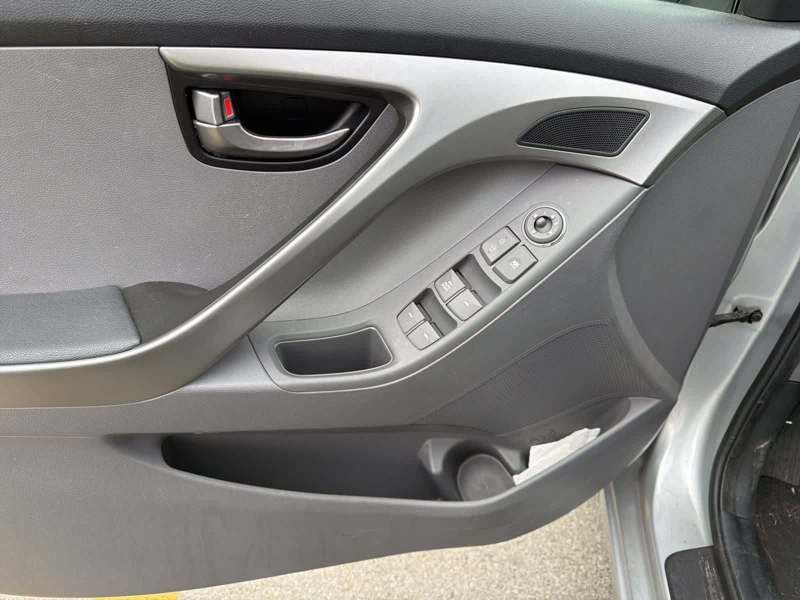 Thumbnail: 2011 Hyundai Elantra - 9