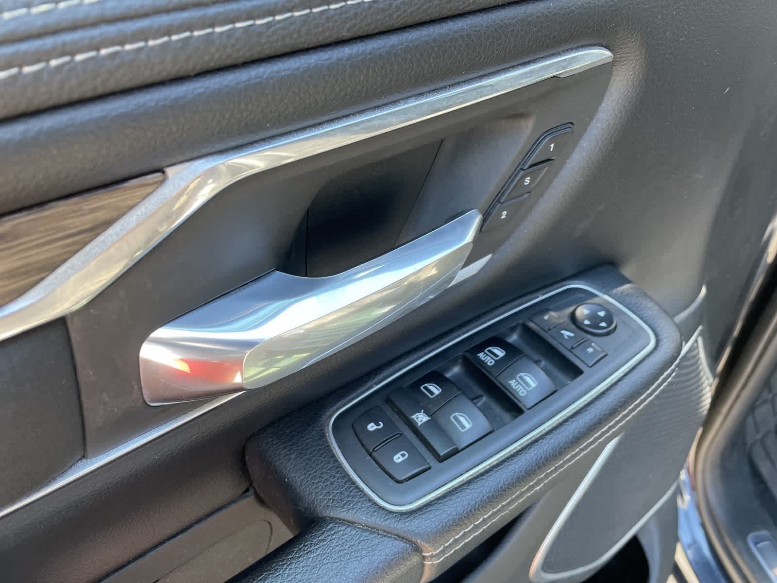 2019 RAM 1500 Laramie 14